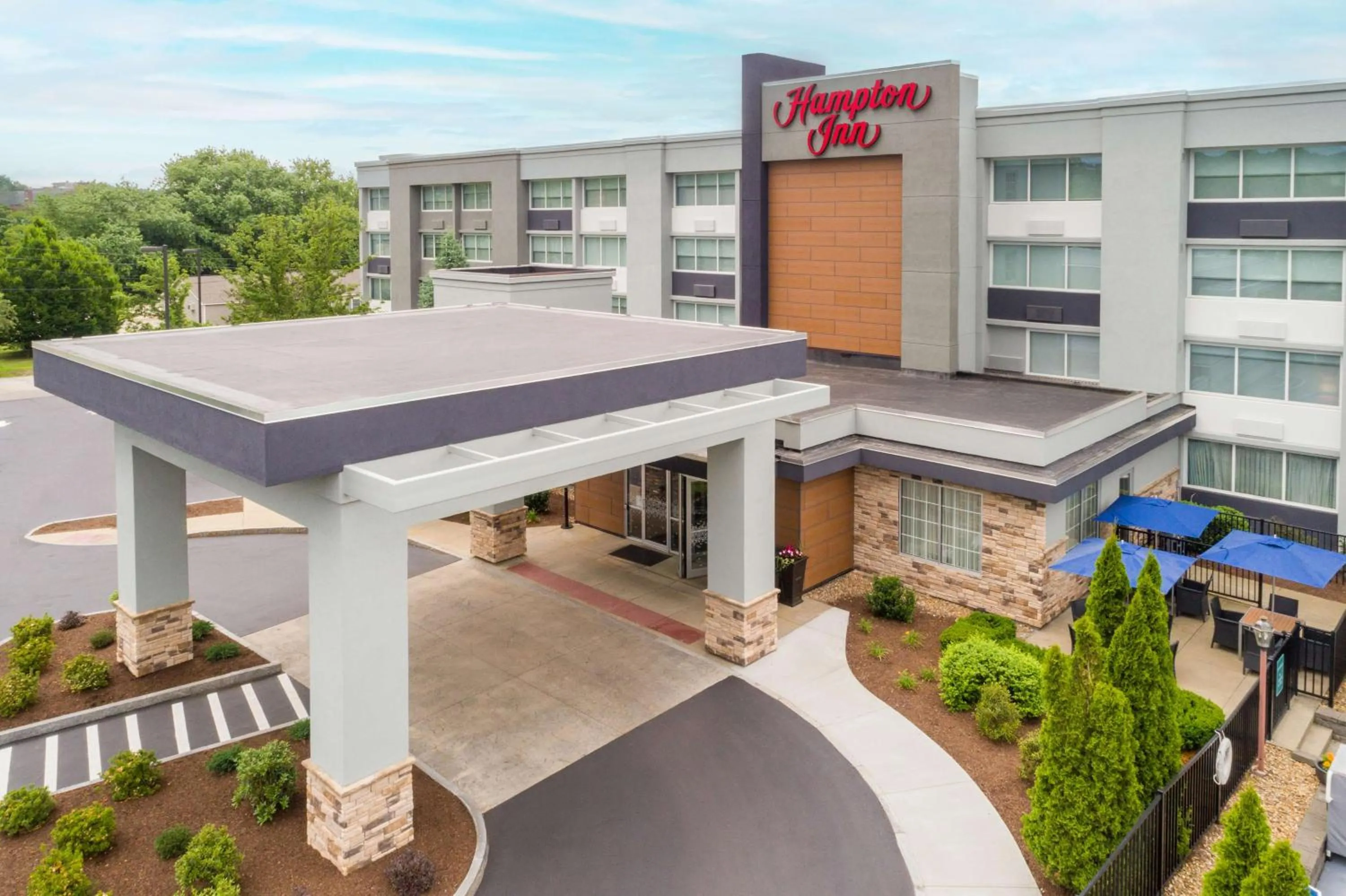 Property building in La Quinta by Wyndham Manchester