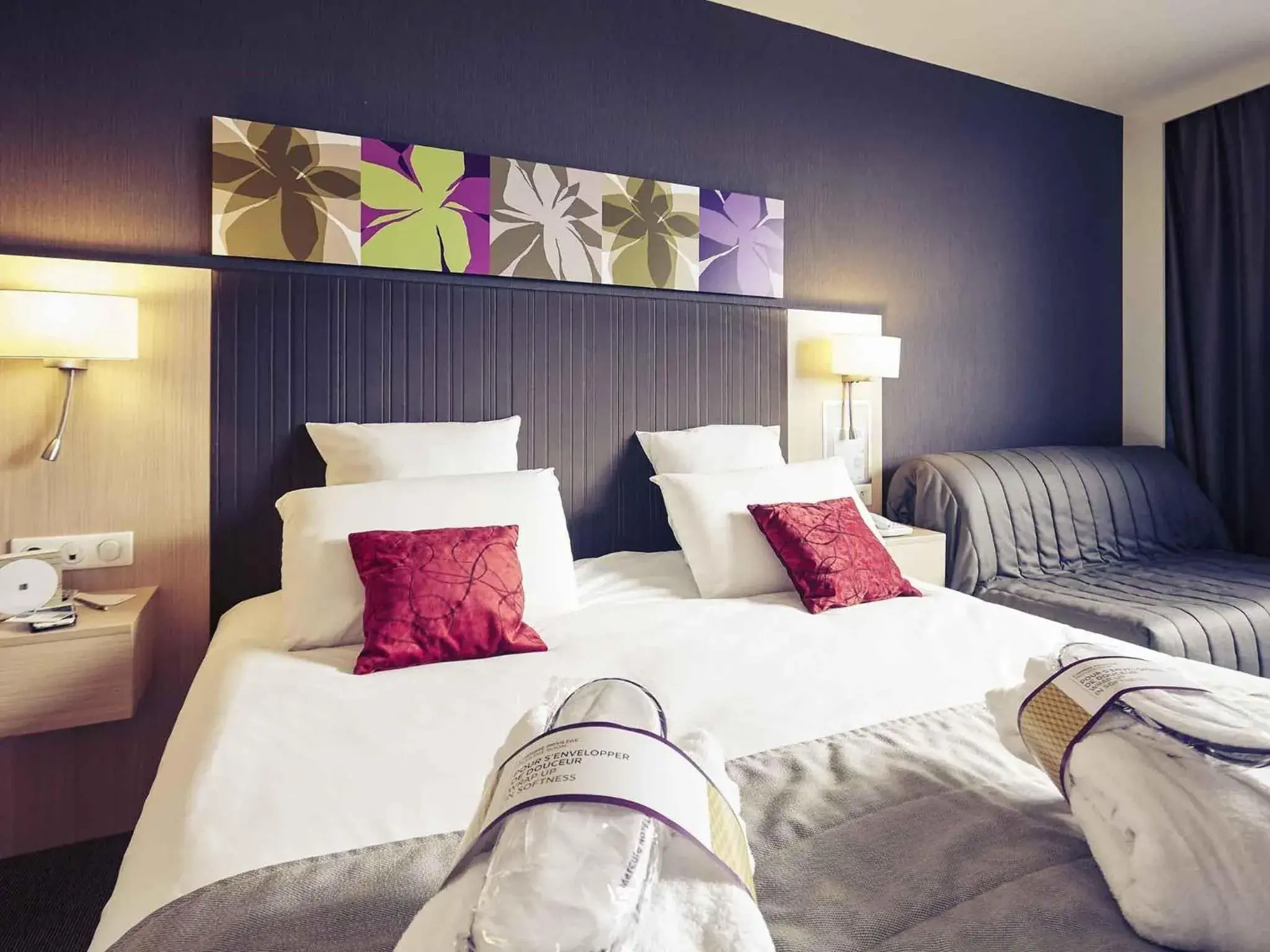 Bedroom, Bed in Mercure Valenciennes Centre Bedroom, Bed in Mercure Valenciennes Centre