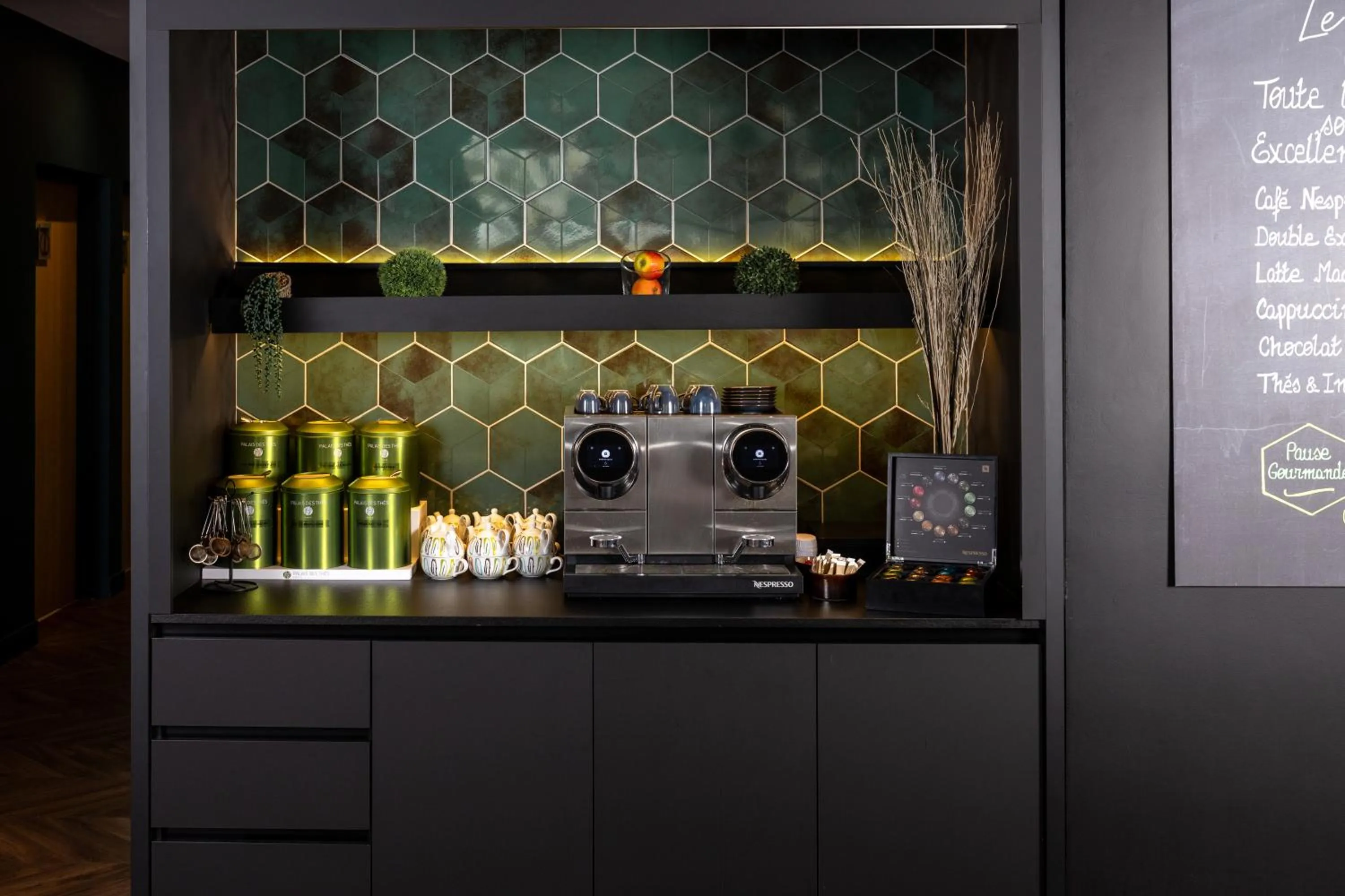 Breakfast in Mercure Valenciennes Centre