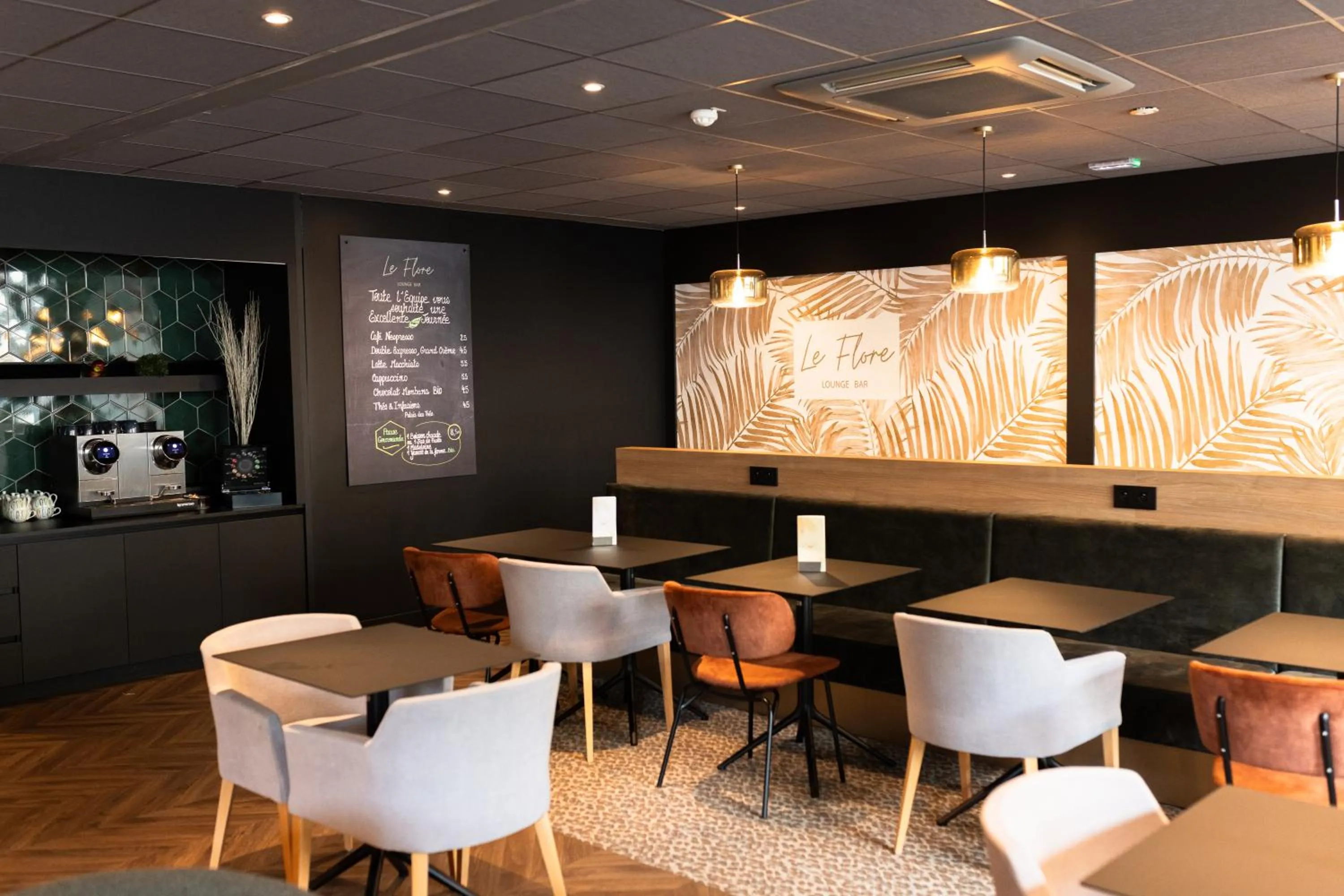 Restaurant/places to eat in Mercure Valenciennes Centre