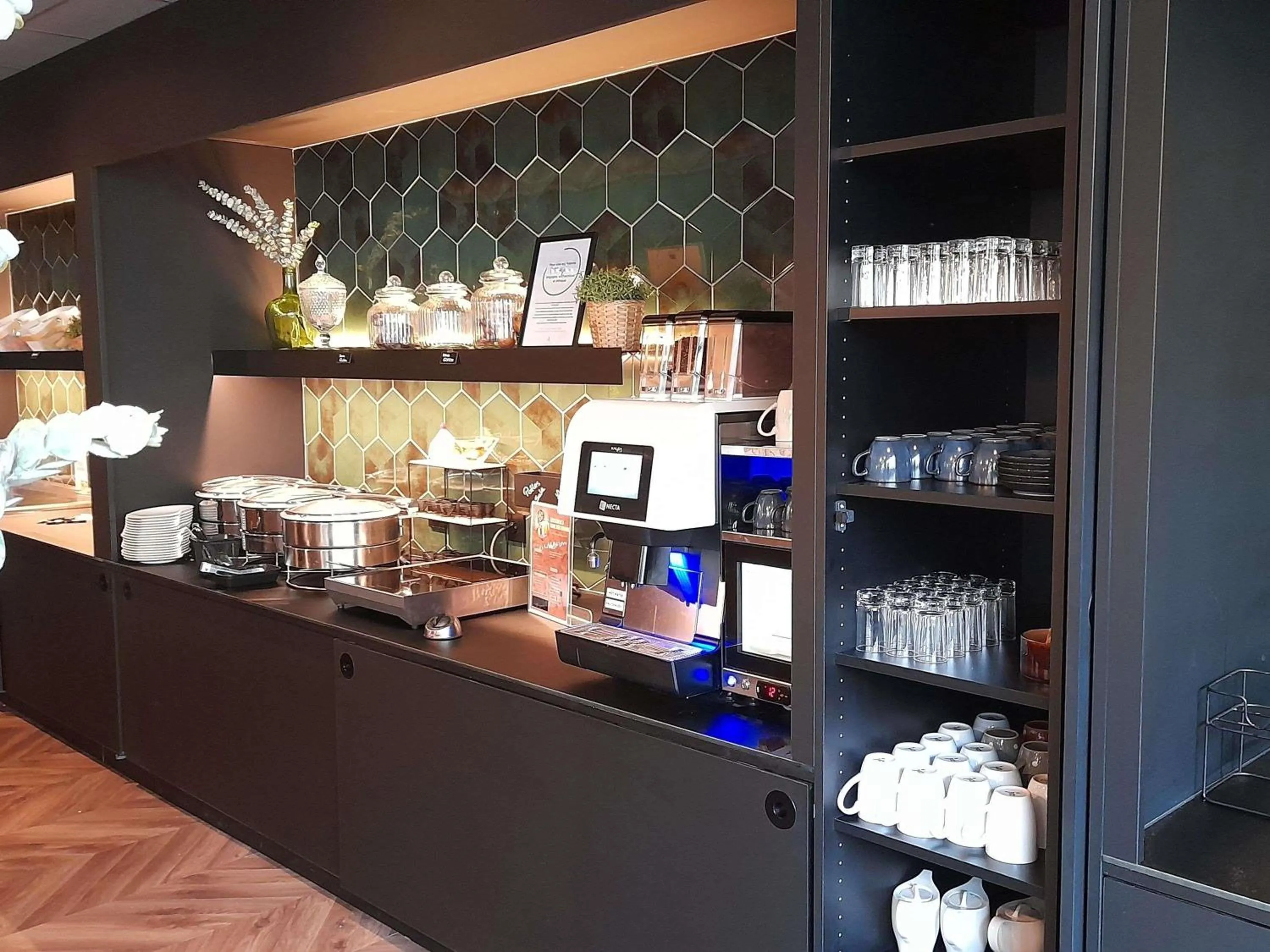 Breakfast in Mercure Valenciennes Centre