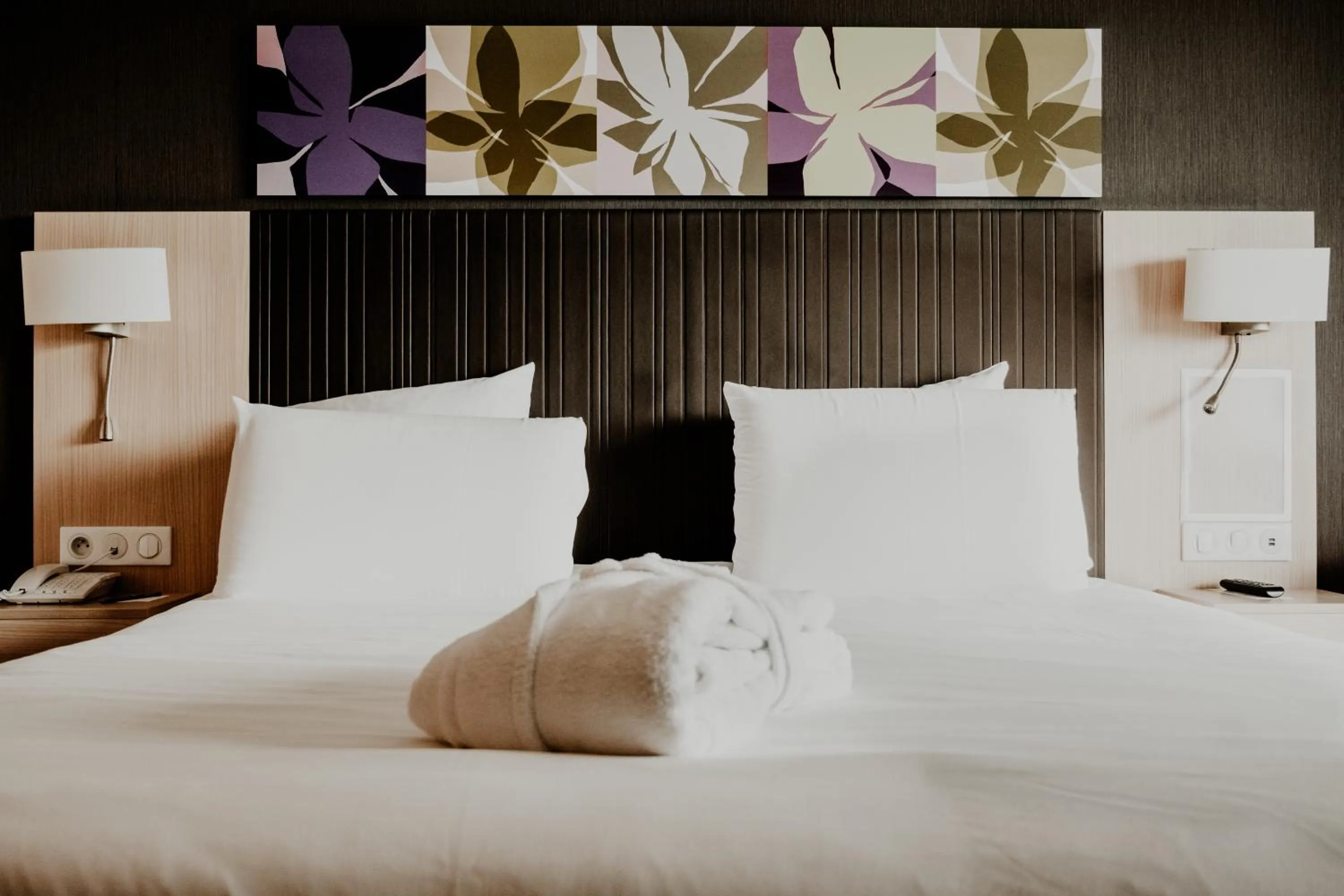 Bed in Mercure Valenciennes Centre