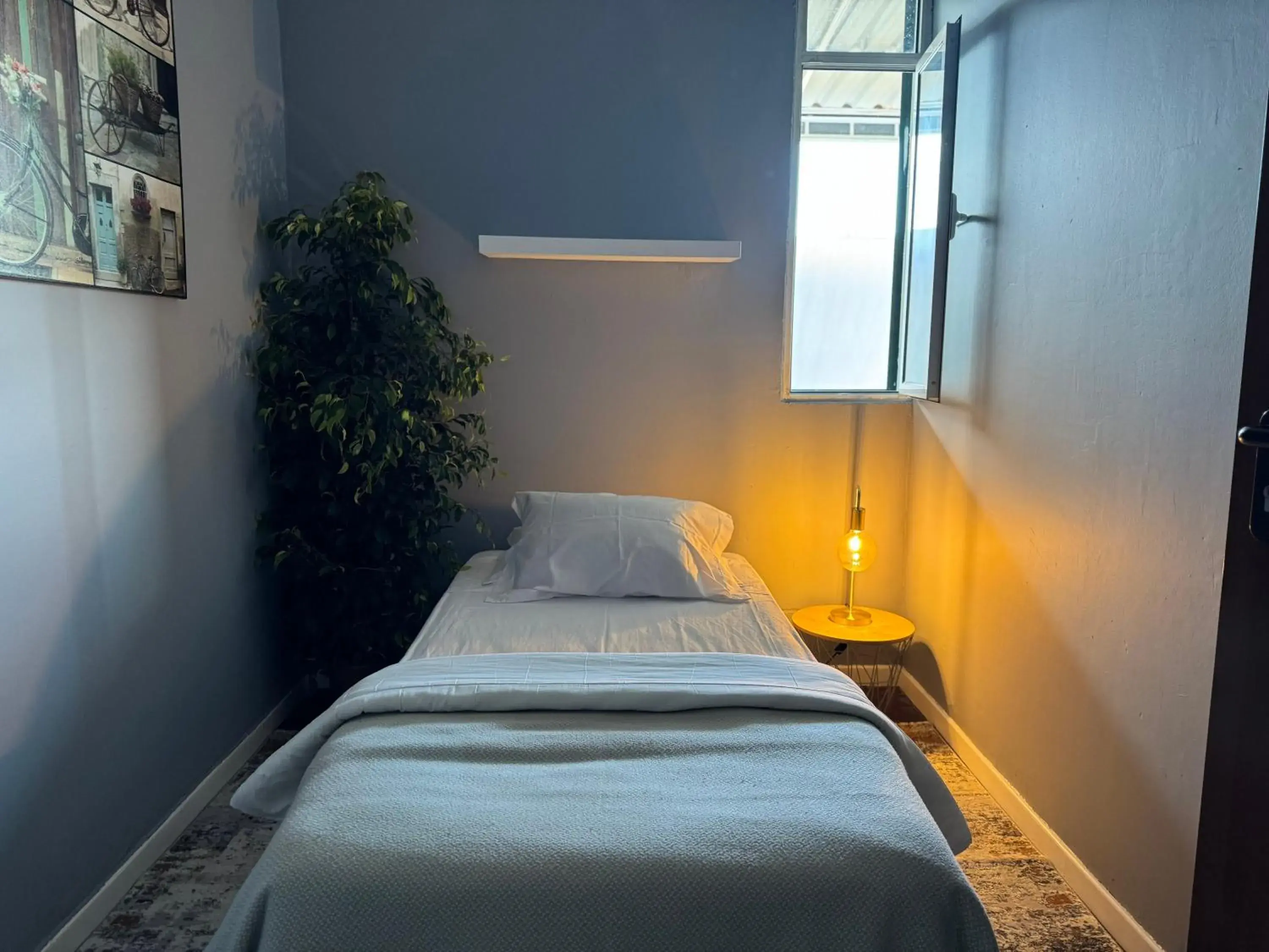 Bed in Residencial Funchal Bed in Residencial Funchal