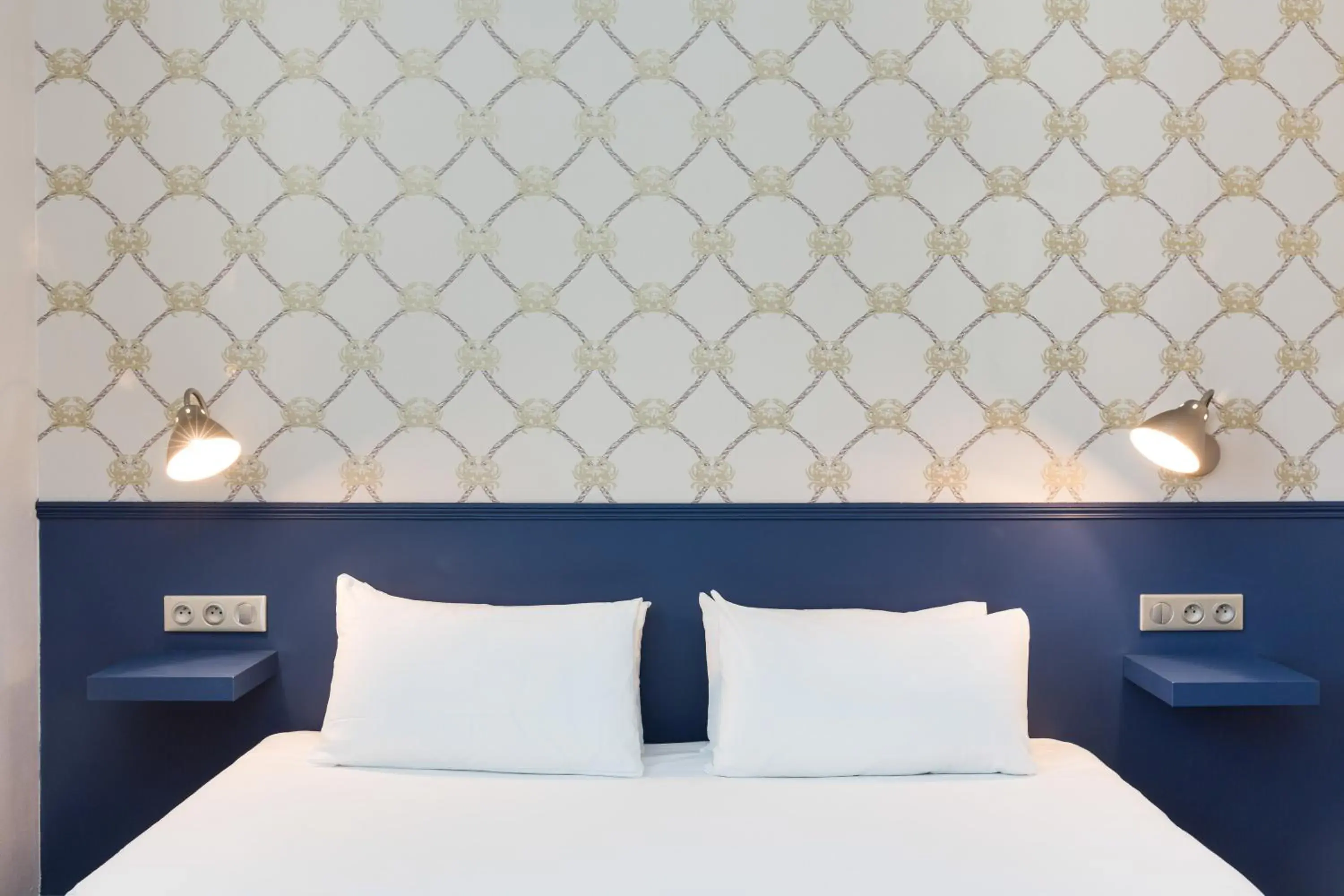 Bed in Hotel Marsiho by Happyculture Bed in Hotel Marsiho by Happyculture