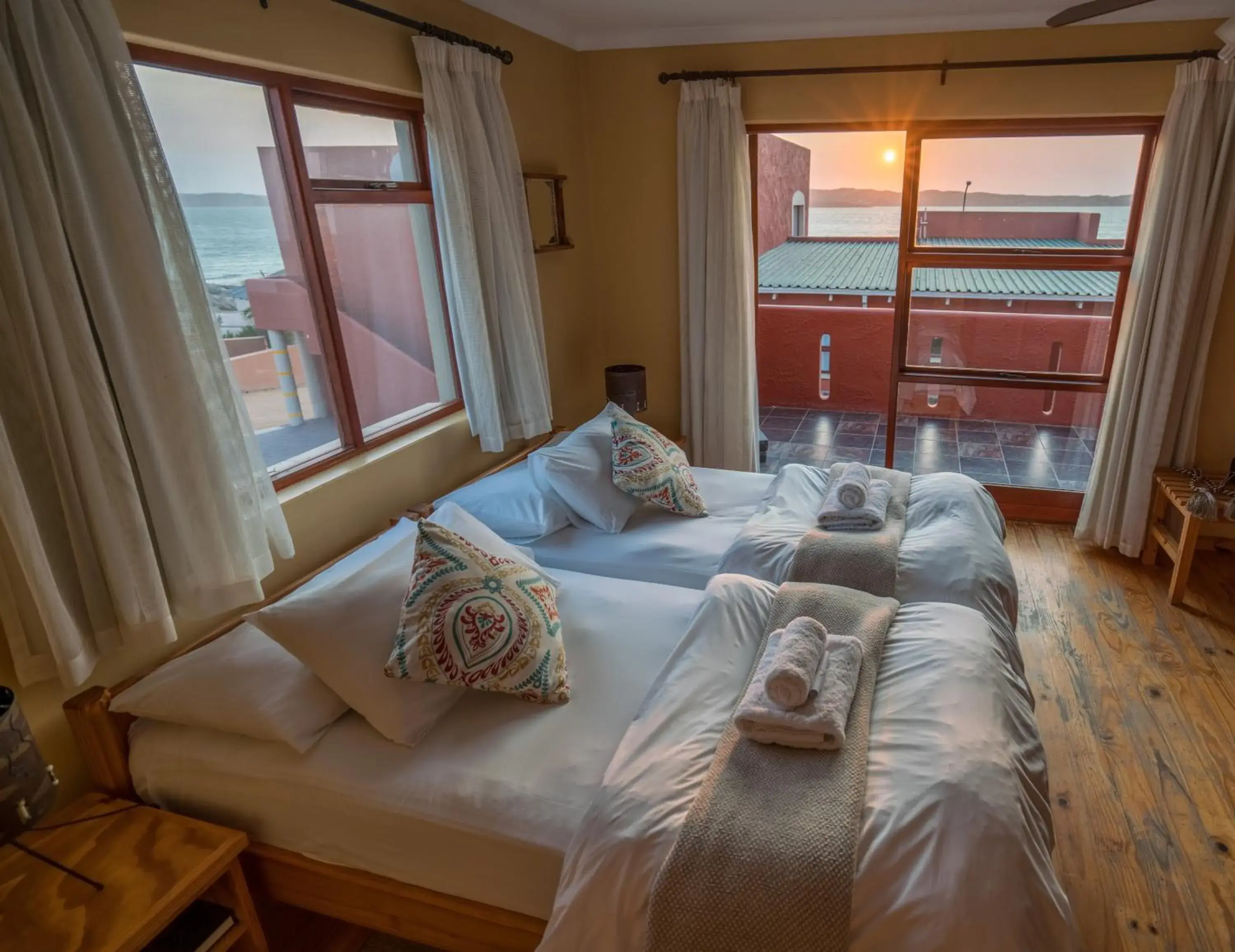 Standard Twin Room with Sofa Bed in Island Cottage Guesthouse Standard Twin Room with Sofa Bed in Island Cottage Guesthouse
