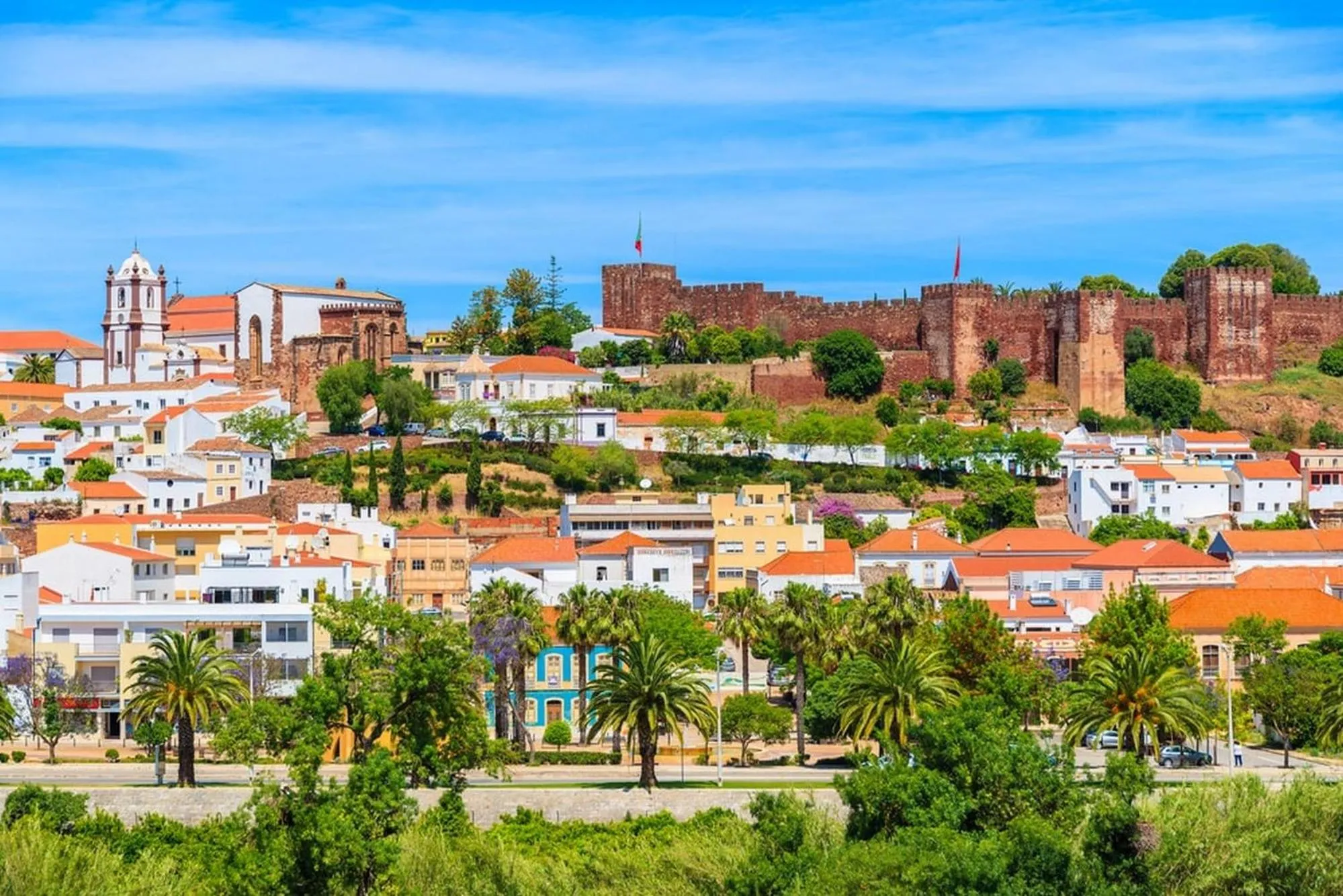 Nearby landmark in Casa dos Ninos