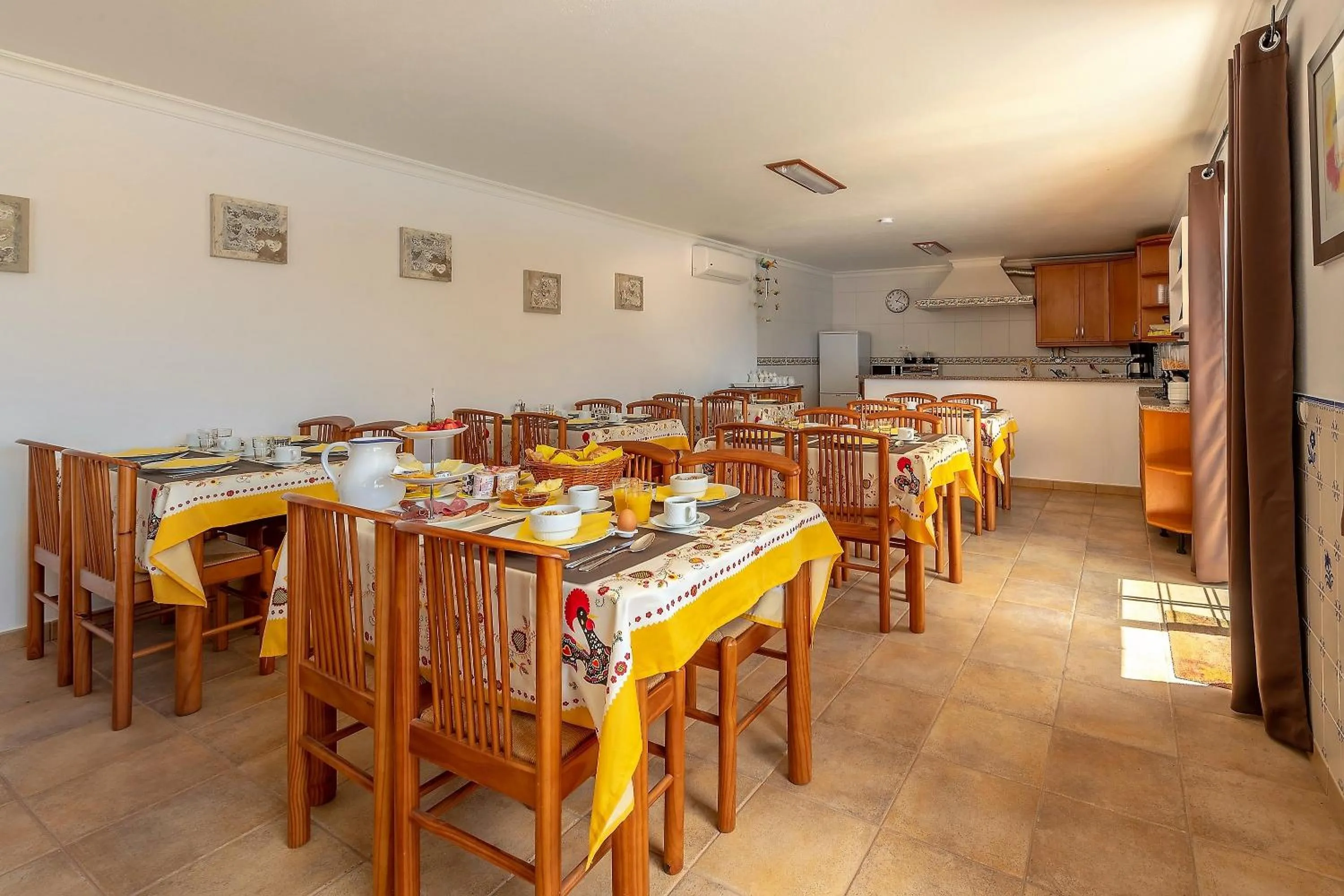 Food and drinks in Casa dos Ninos