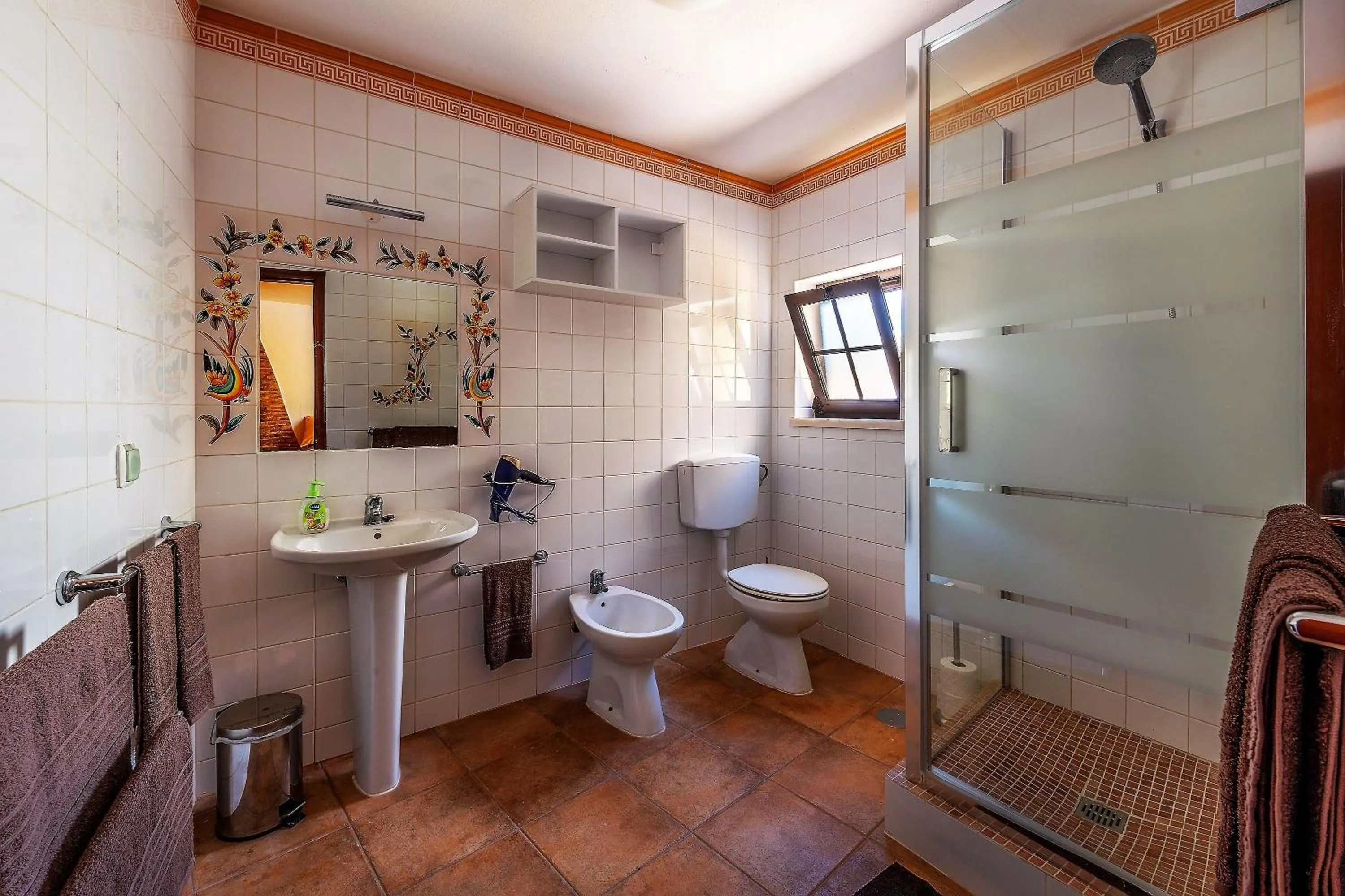 Shower in Casa dos Ninos