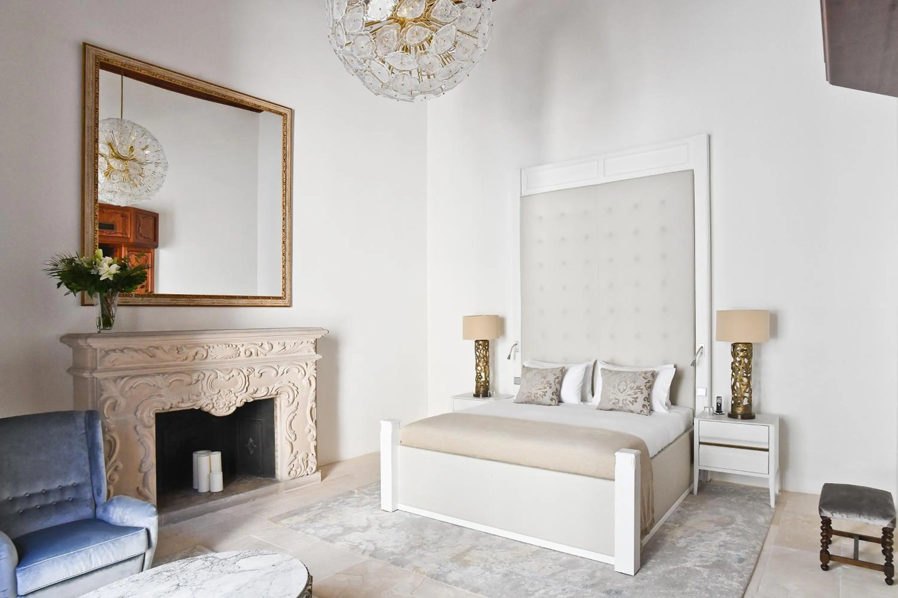 Bedroom in Palacio Can Marqués by Puro