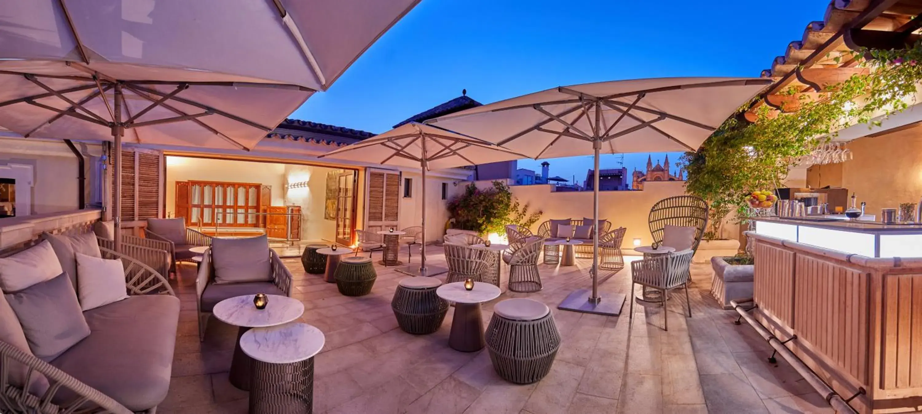 Lounge or bar in Palacio Can Marqués by Puro Lounge or bar in Palacio Can Marqués by Puro