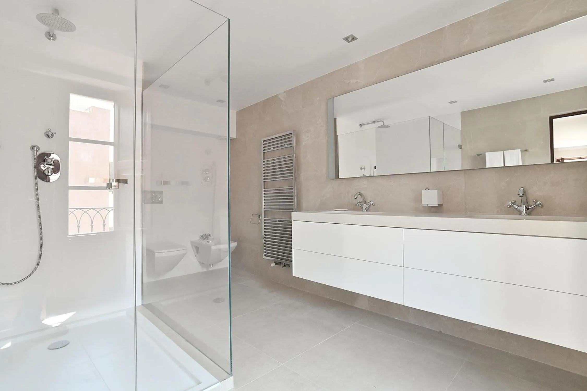 Bathroom in Palacio Can Marqués by Puro