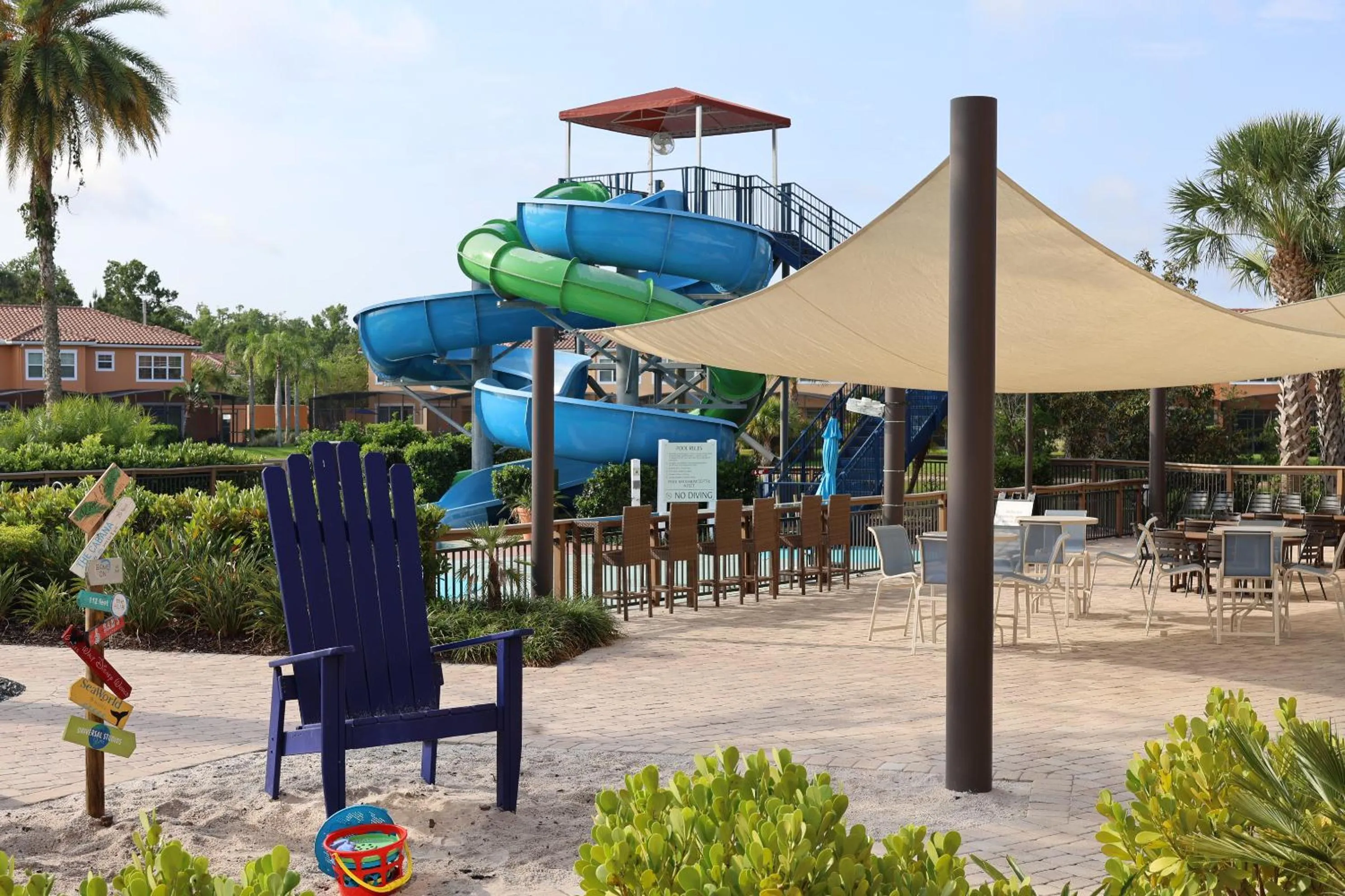 Lounge or bar in Regal Oaks Resort Vacation Townhomes by IDILIQ - Free Private Hot tub!