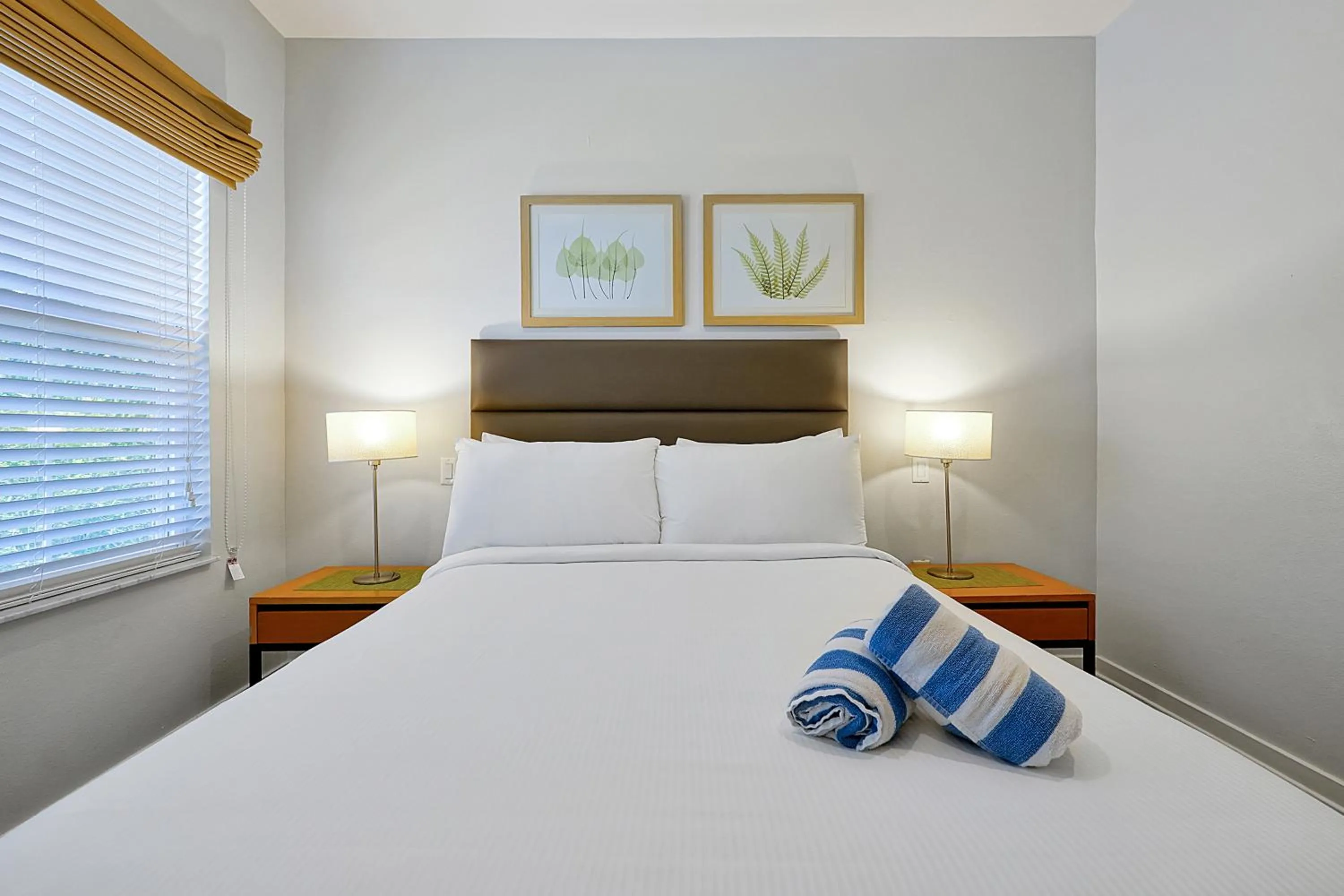 Bed in Regal Oaks Resort Vacation Townhomes by IDILIQ - Free Private Hot tub!