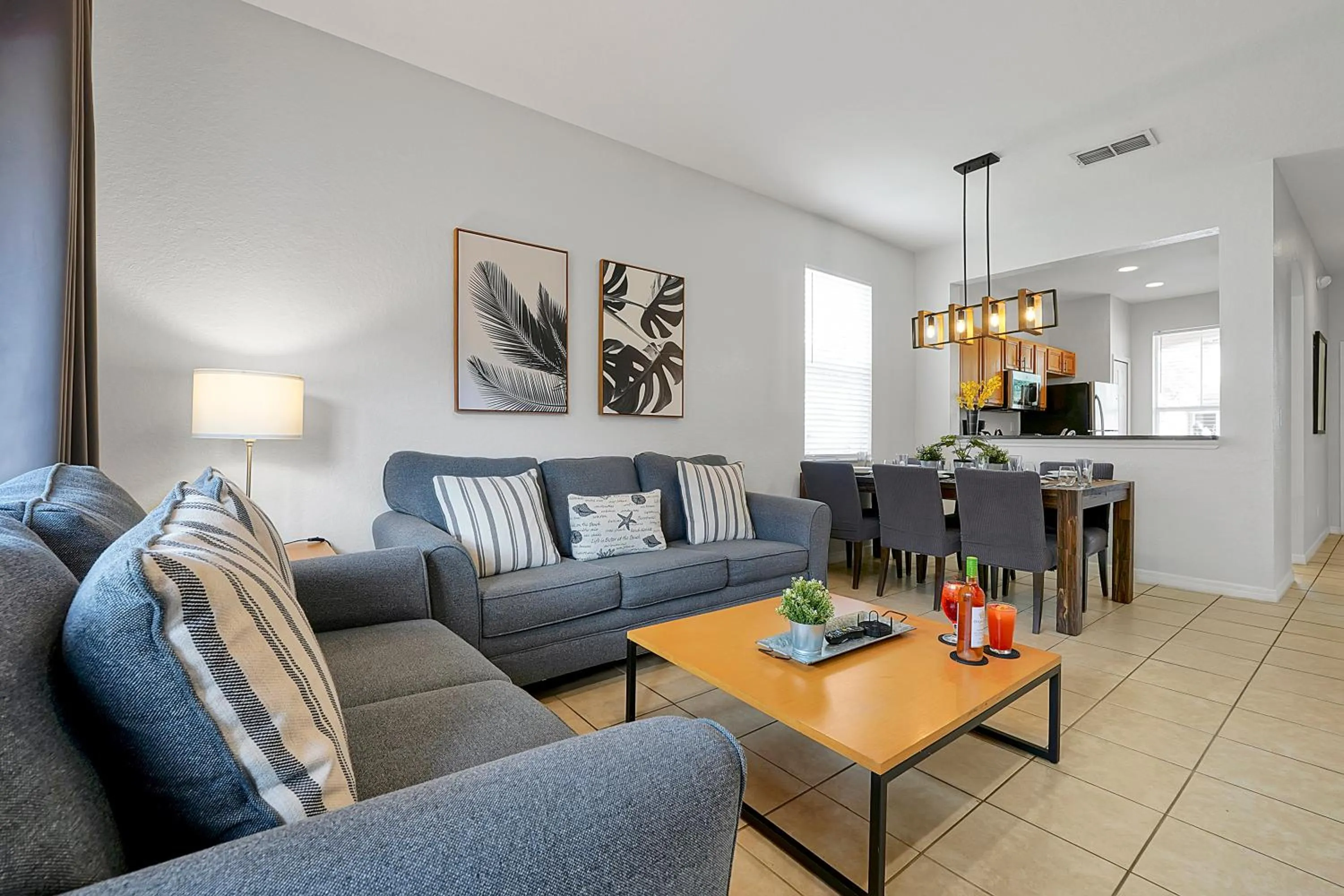 Living room, Seating Area in Regal Oaks A Clc World Resort - Kissimmee