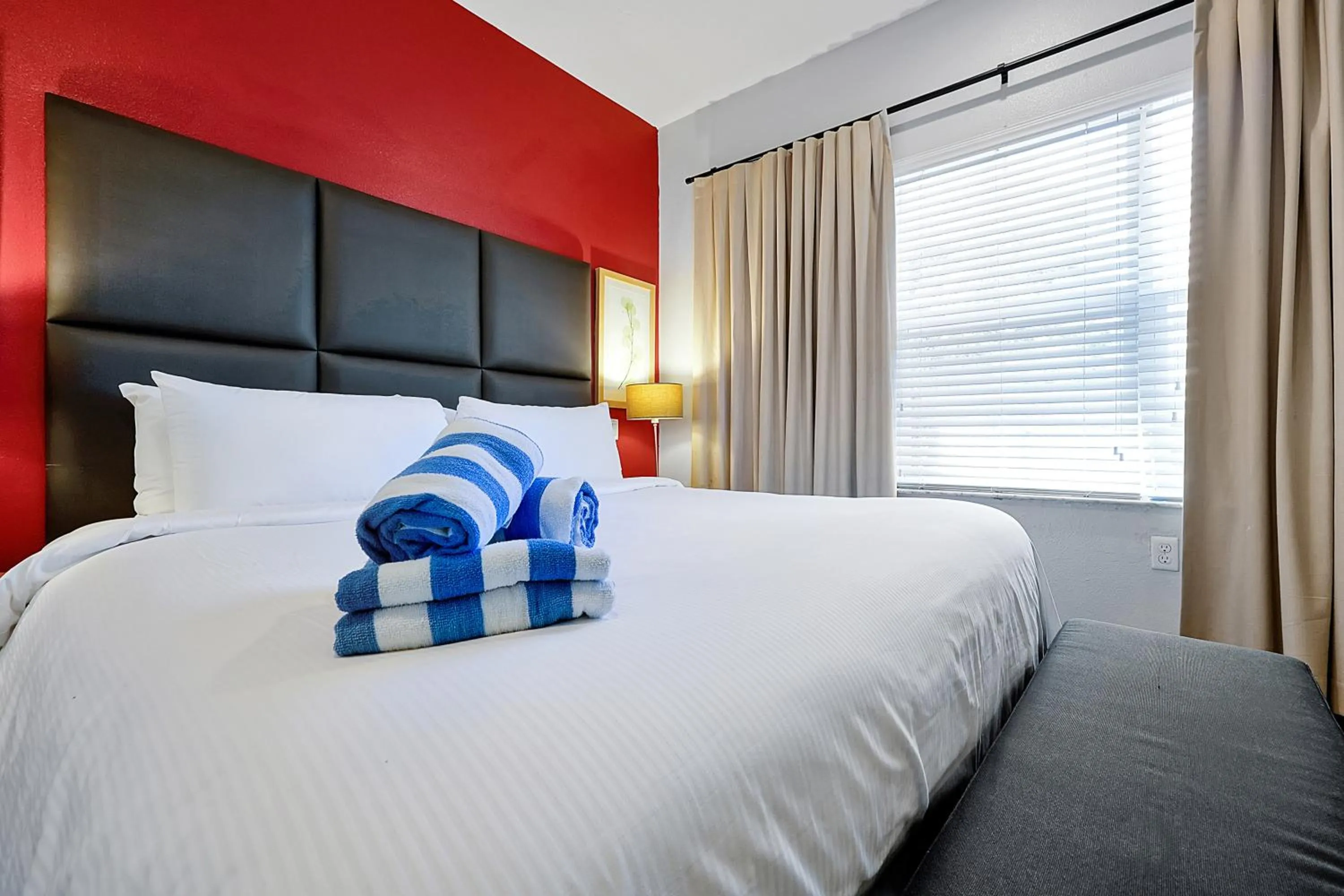 Bed in Regal Oaks Resort Vacation Townhomes by IDILIQ - Free Private Hot tub!