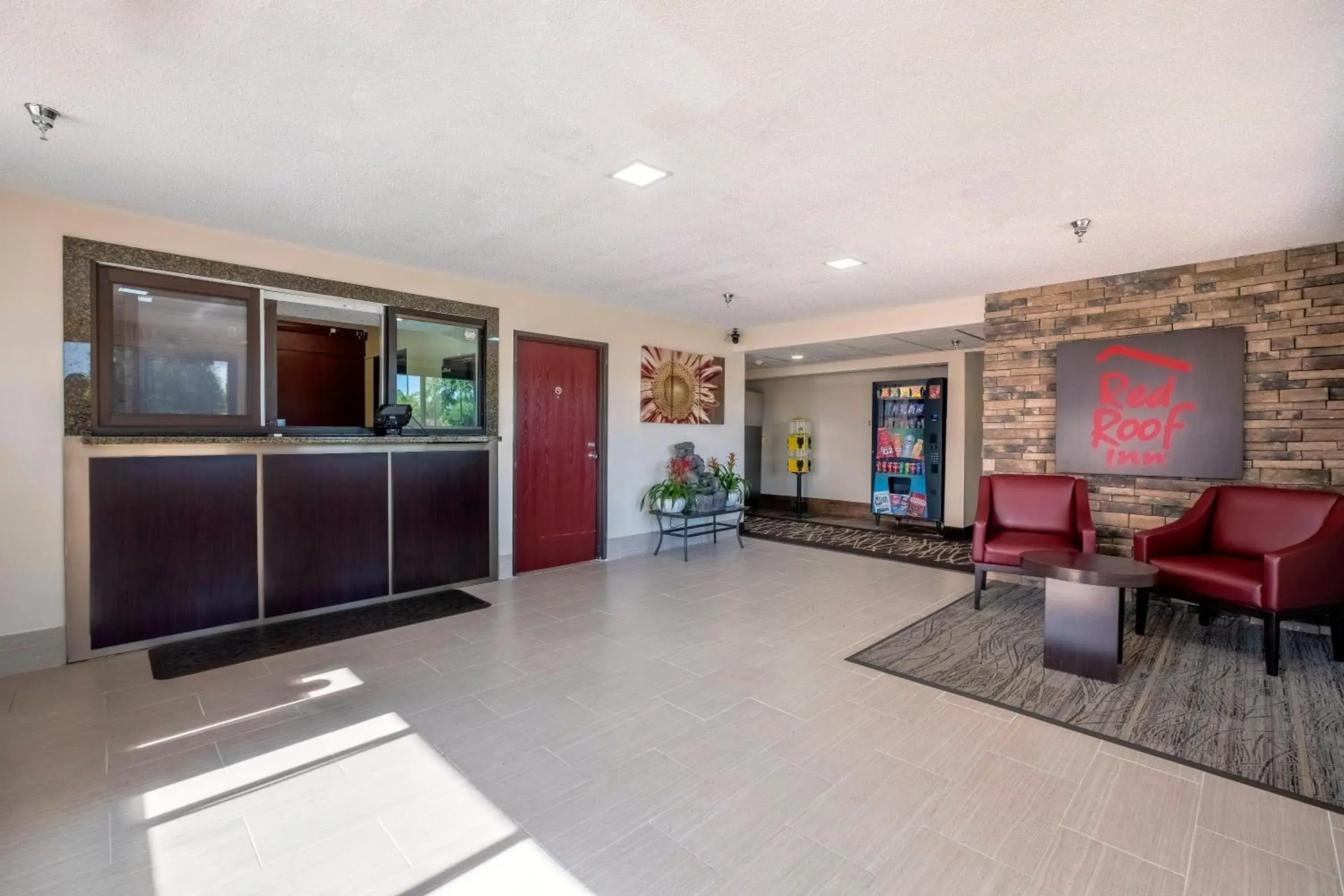 Lobby or reception in Red Roof Inn Norfolk - Portsmouth Lobby or reception in Red Roof Inn Norfolk - Portsmouth