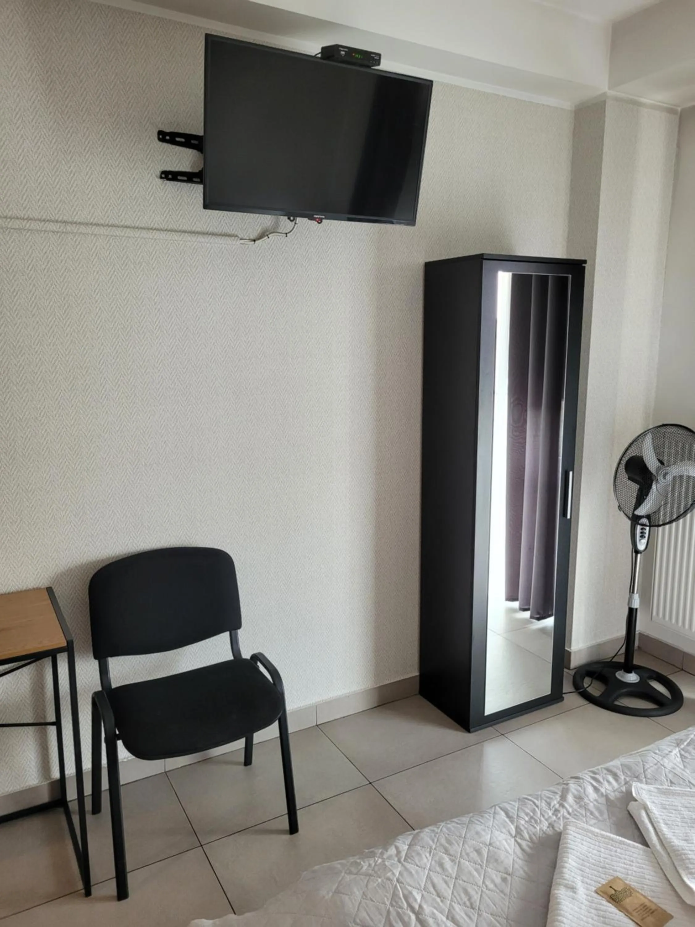 Property building, Bed in Orange Tree Hotel