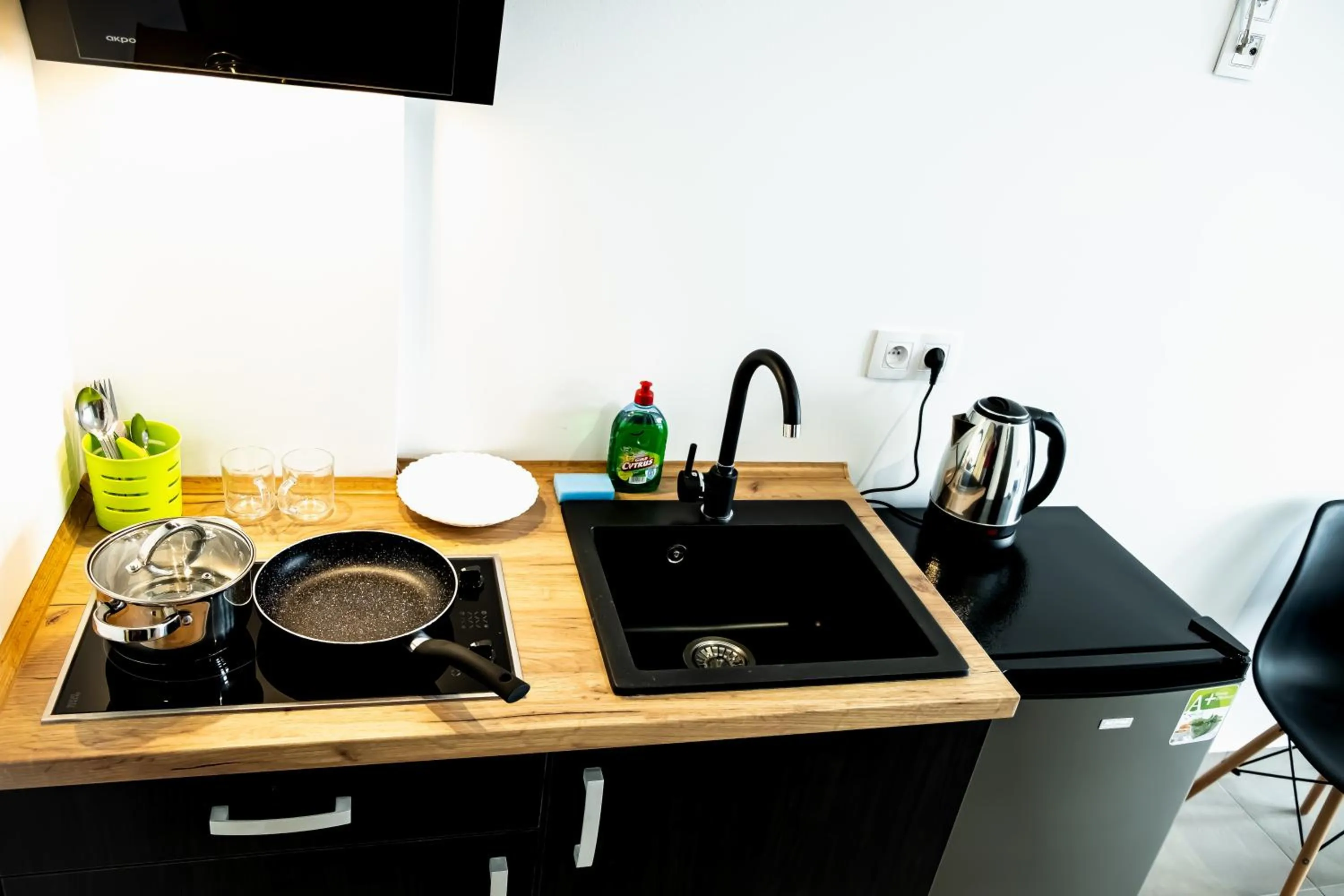 Coffee/tea facilities in Orange Tree Hotel