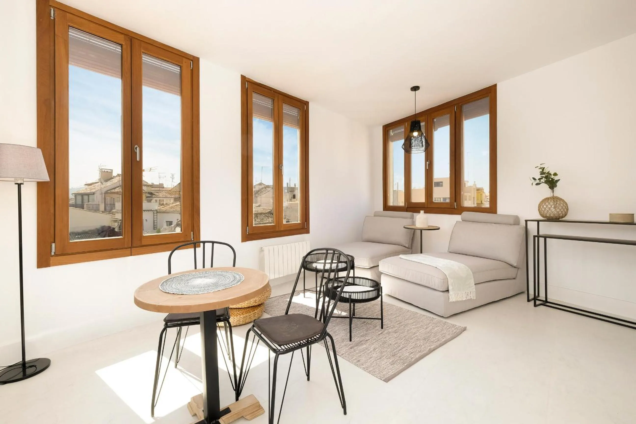 Living room in tuGuest Placeta de San Gil Apartments