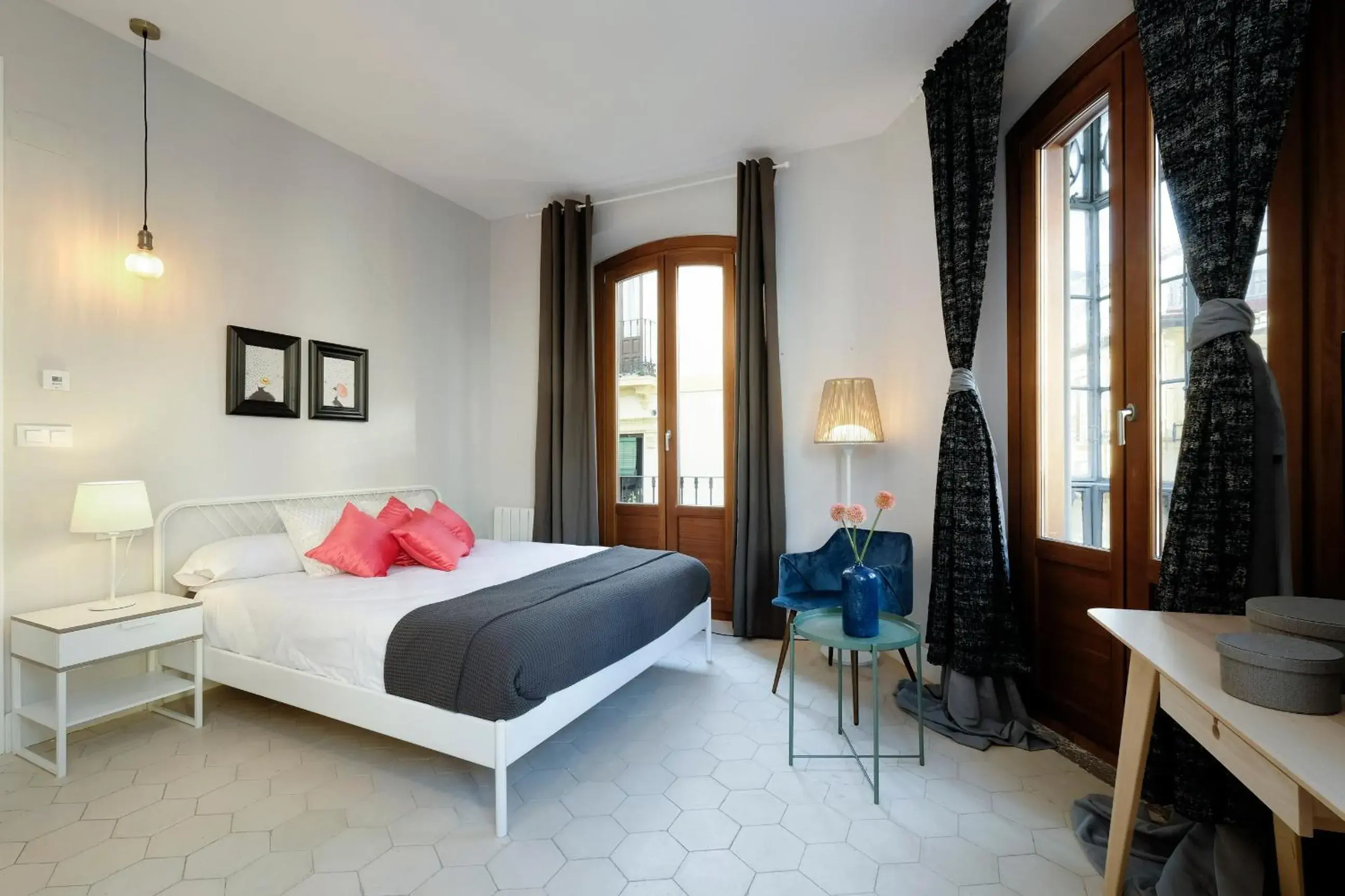 Two-Bedroom Apartment in tuGuest Placeta de San Gil Apartments Two-Bedroom Apartment in tuGuest Placeta de San Gil Apartments