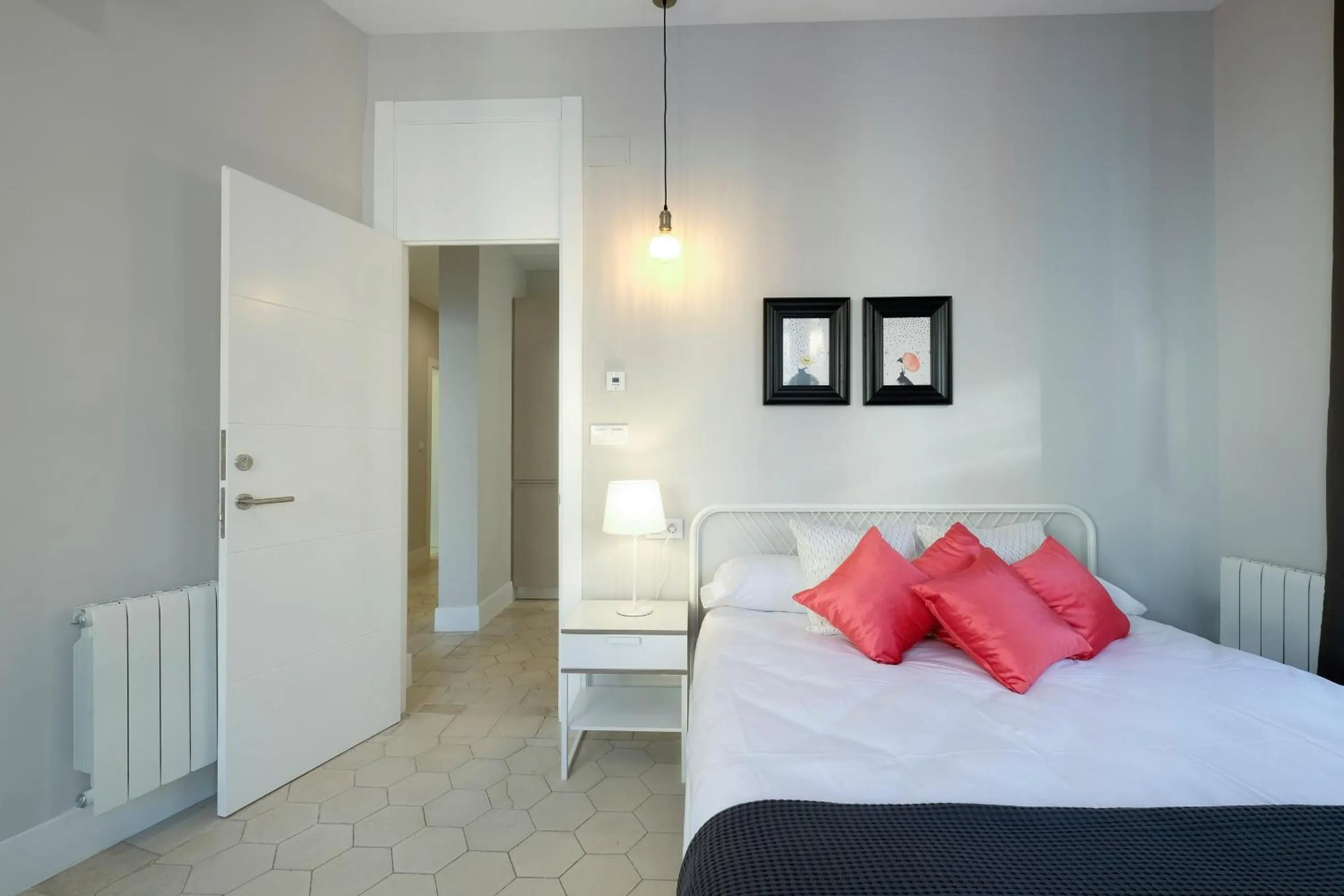 Bed in tuGuest Placeta de San Gil Apartments