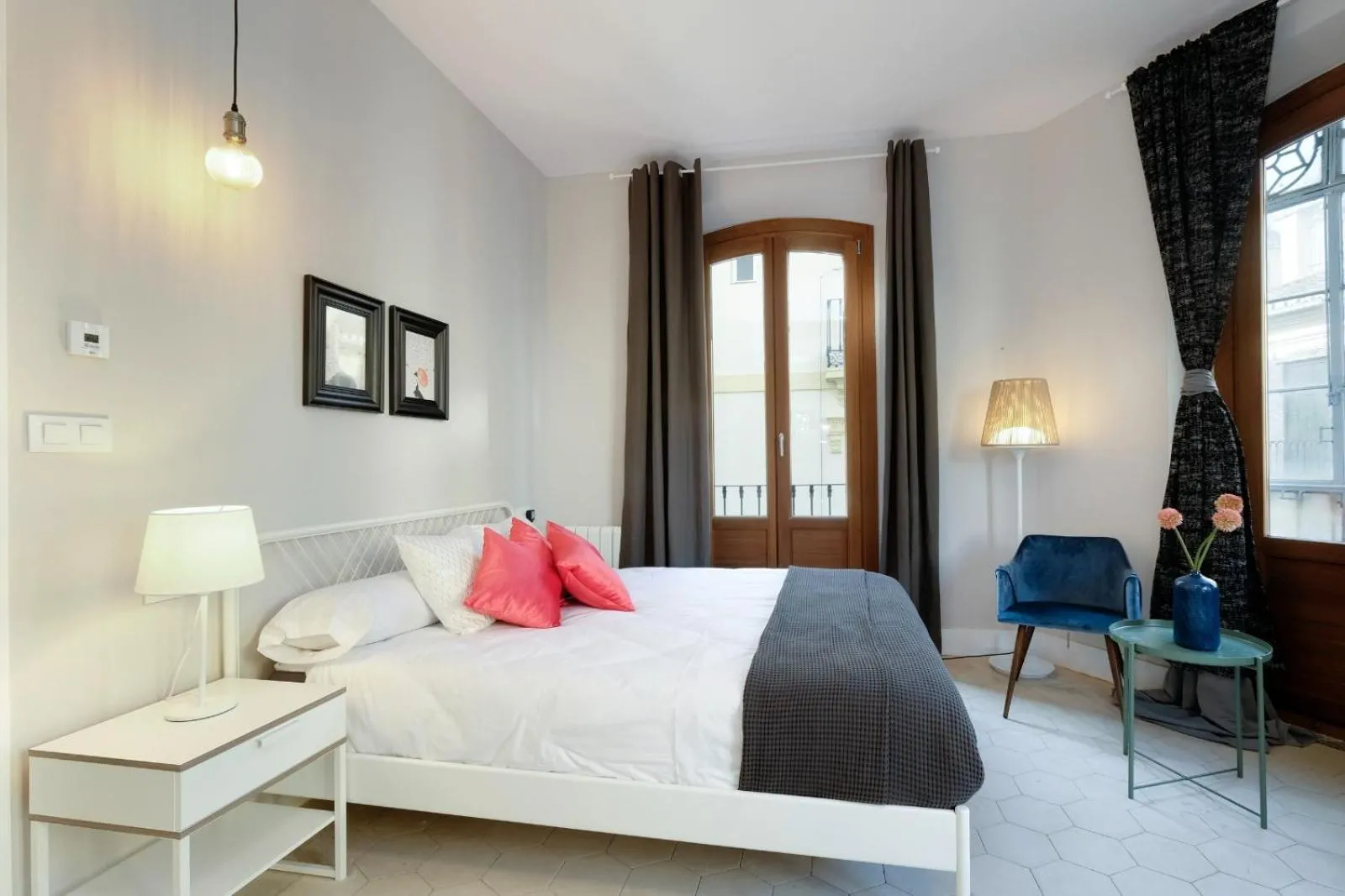 Bedroom, Bed in tuGuest Placeta de San Gil Apartments