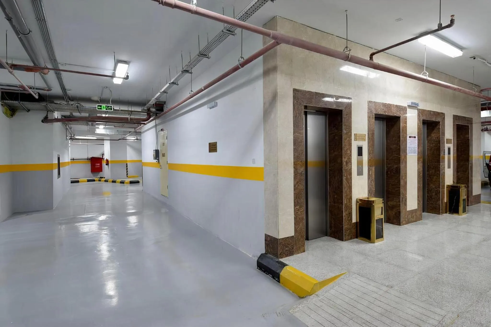 Parking in Zaha Al Munawara Hotel