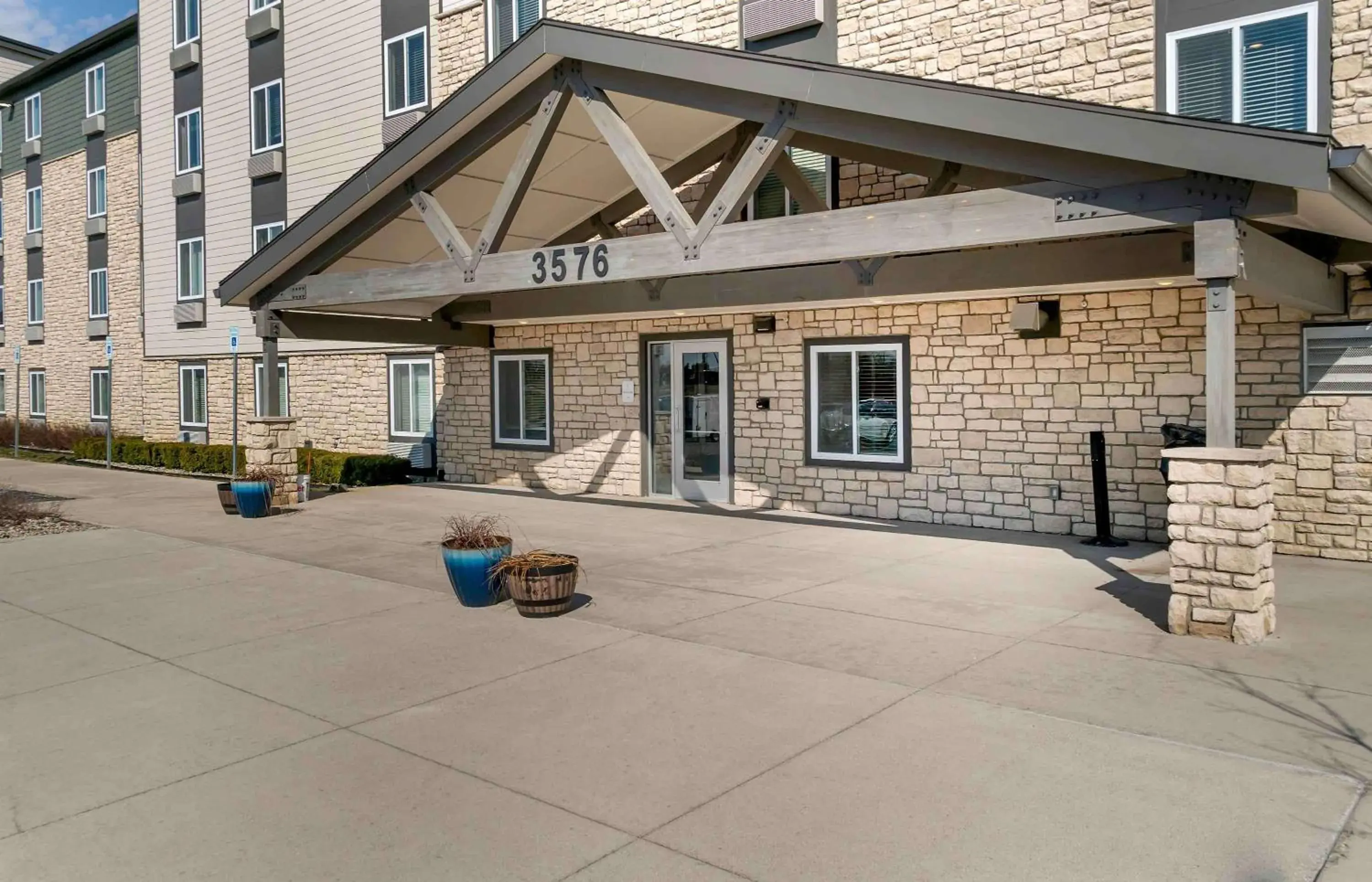 Property Building in Extended Stay America Suites - Detroit - Rochester Hills