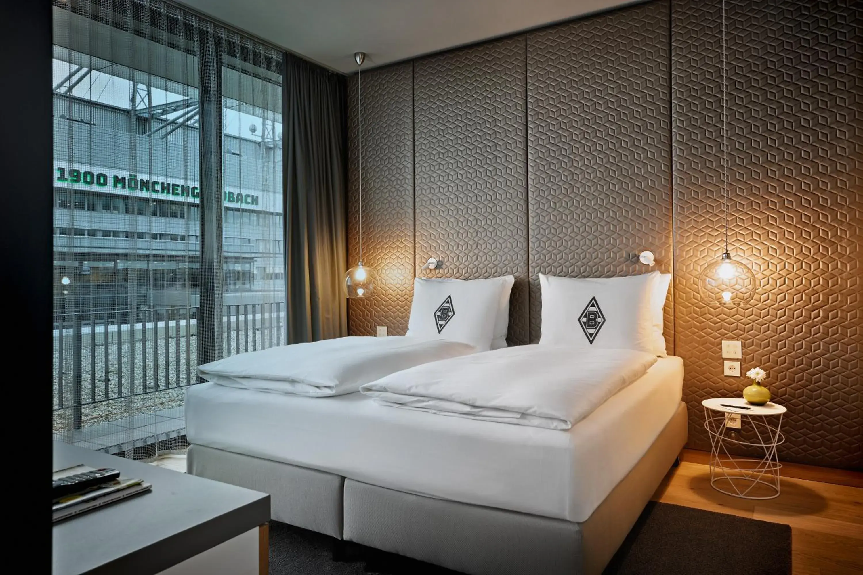 Bed in H4 Hotel Mönchengladbach im BORUSSIA-PARK Bed in H4 Hotel Mönchengladbach im BORUSSIA-PARK