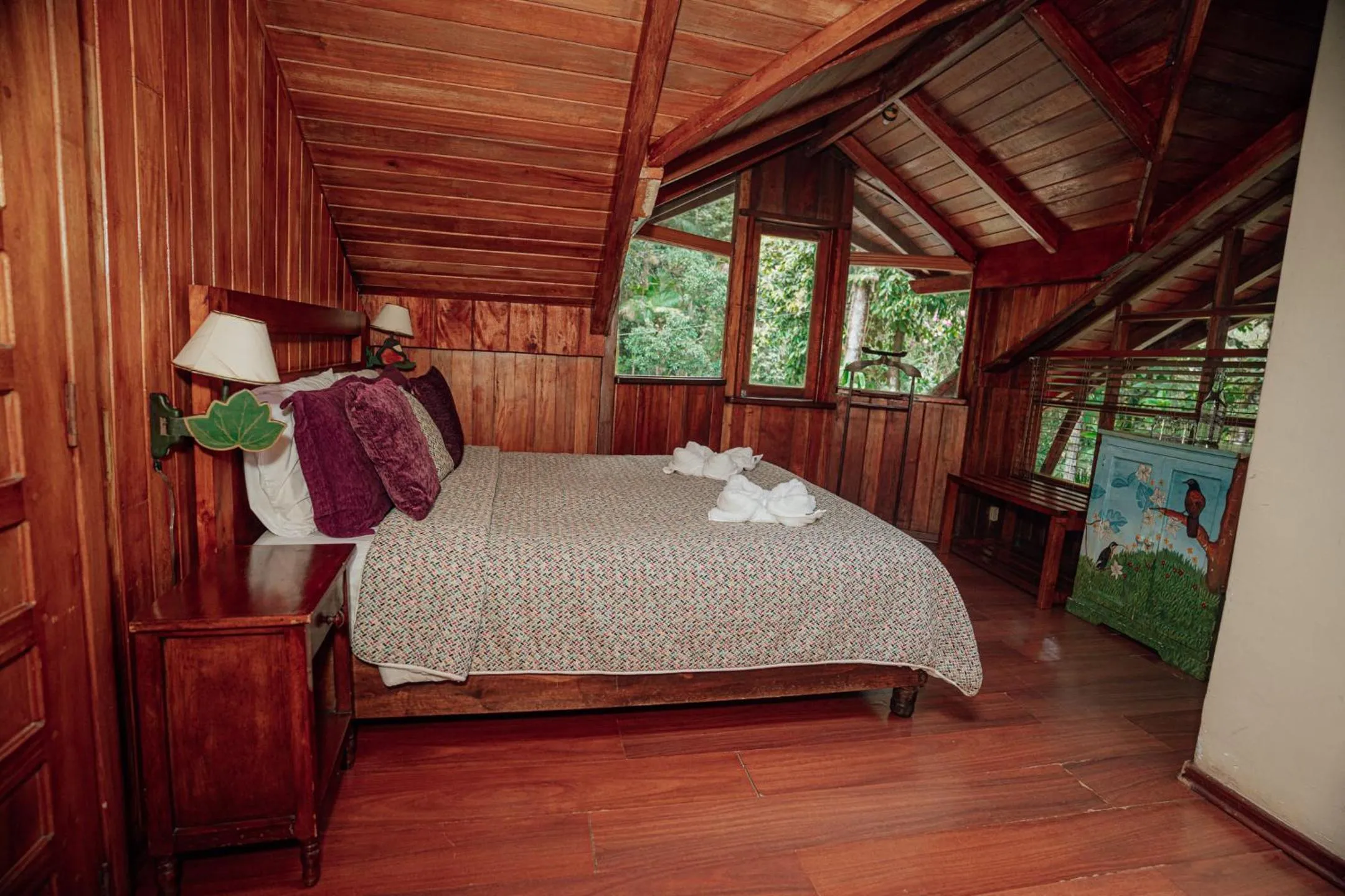 Bed in Mindo Garden Lodge and Wildlife Reserve