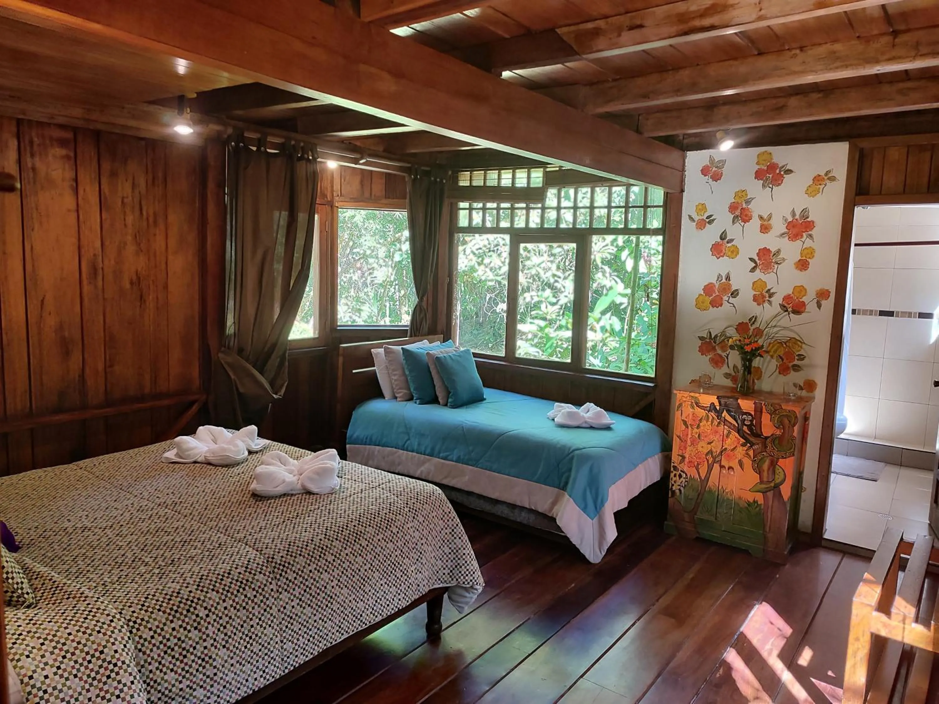 Bed in Mindo Garden Lodge and Wildlife Reserve