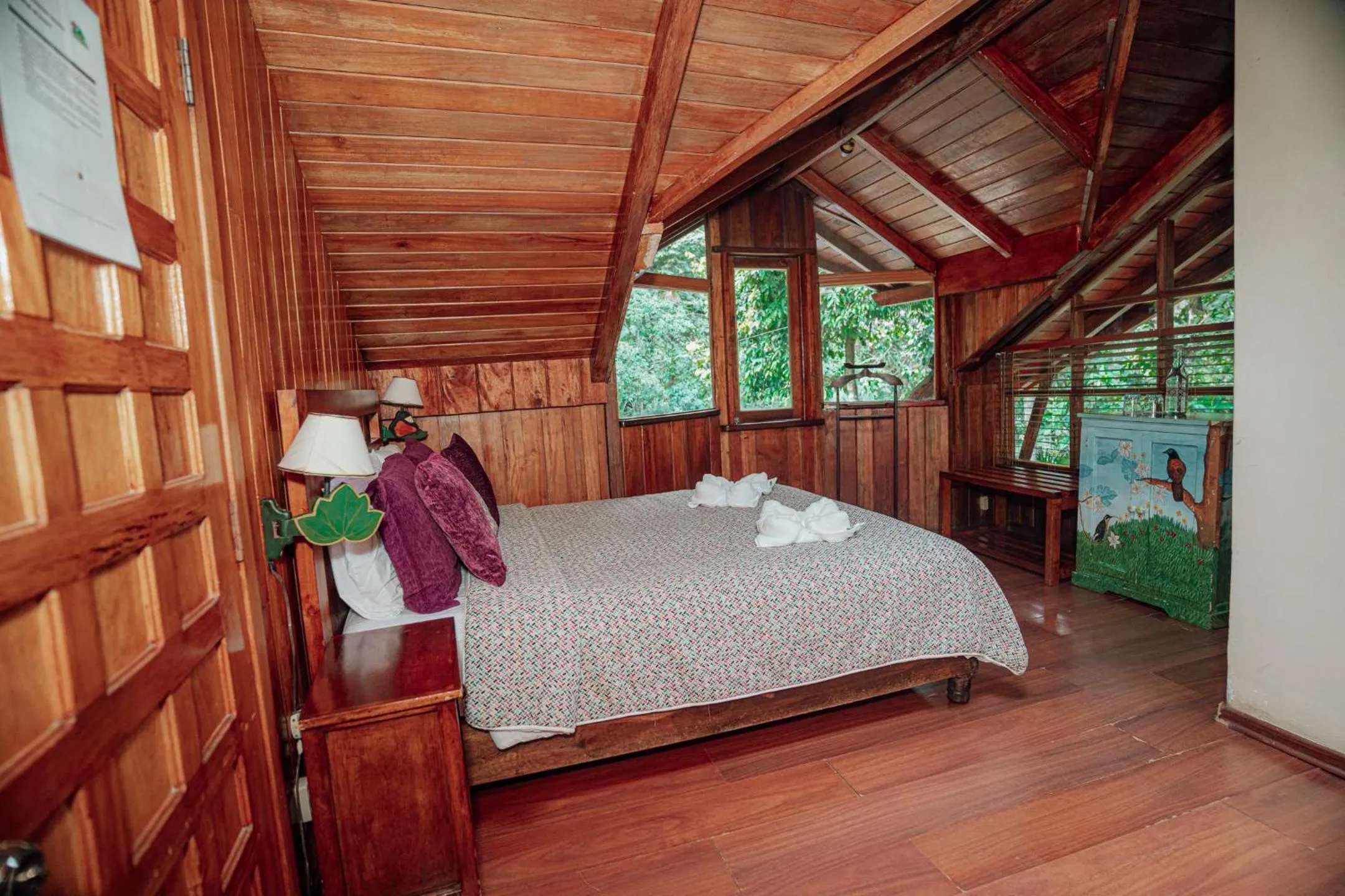 Bed in Mindo Garden Lodge and Wildlife Reserve