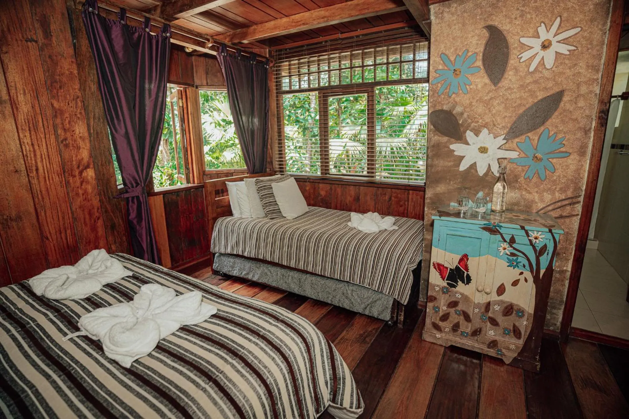 Bed in Mindo Garden Lodge and Wildlife Reserve