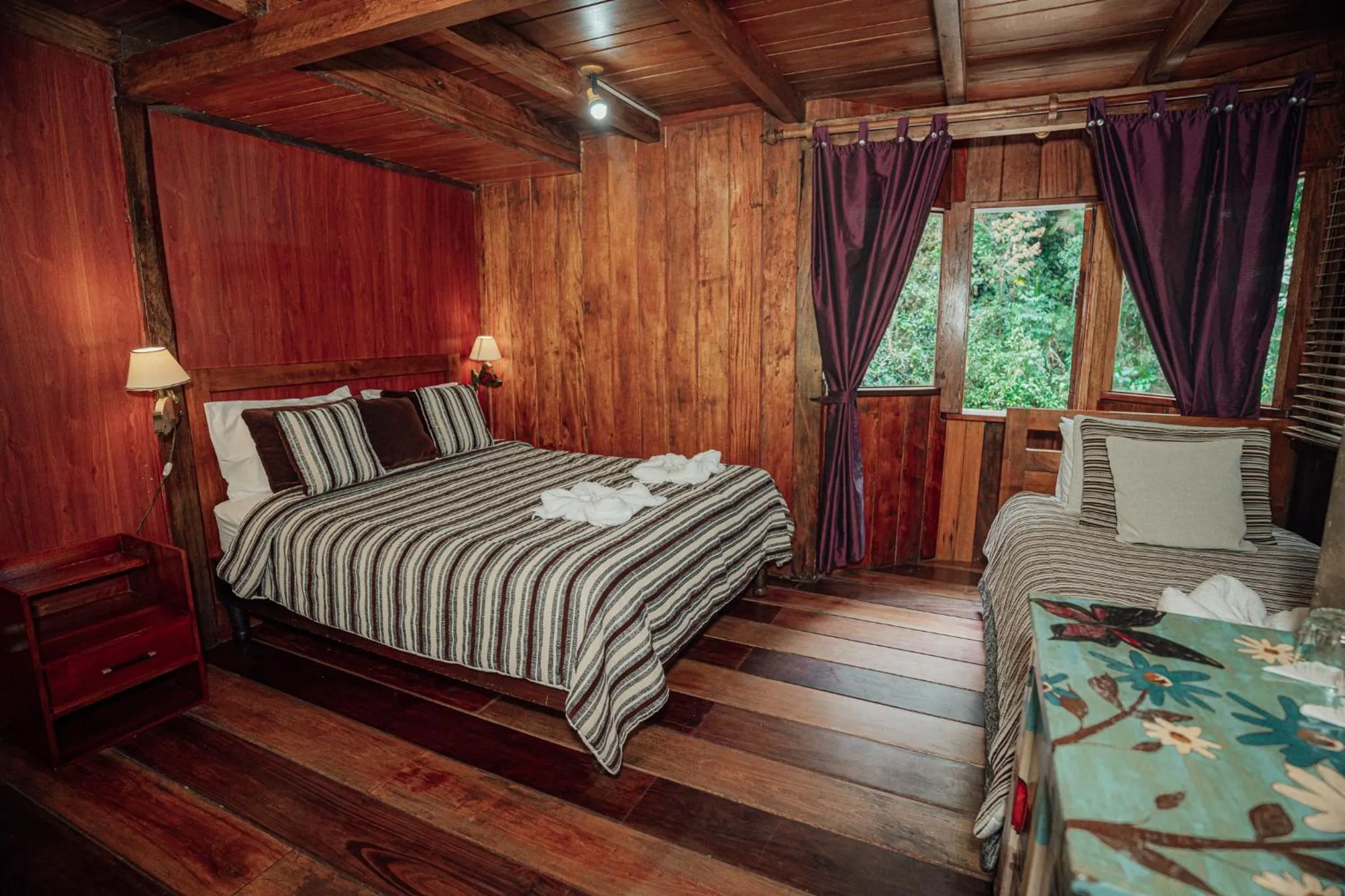Bed in Mindo Garden Lodge and Wildlife Reserve