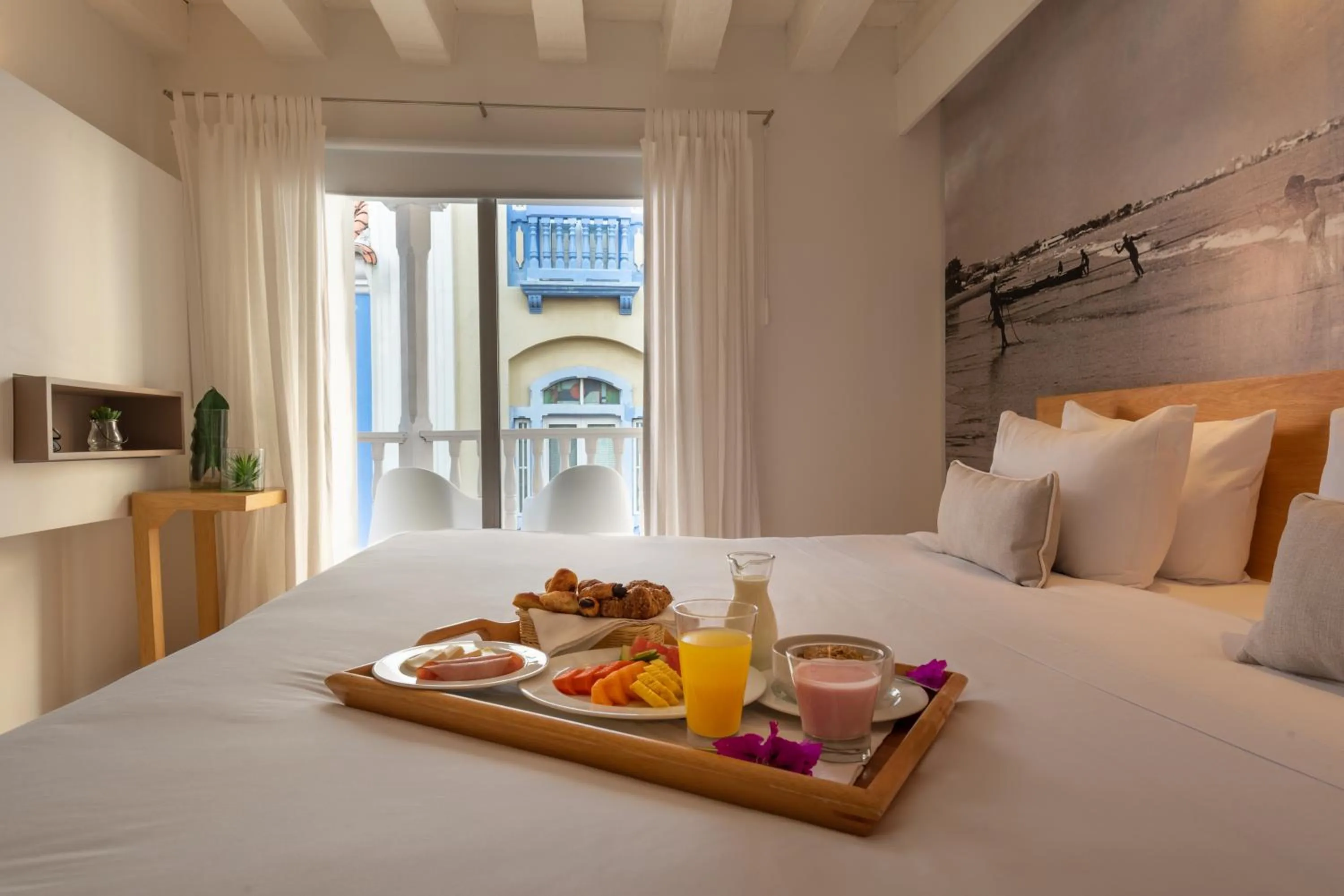 Breakfast, Bed in Delirio Hotel