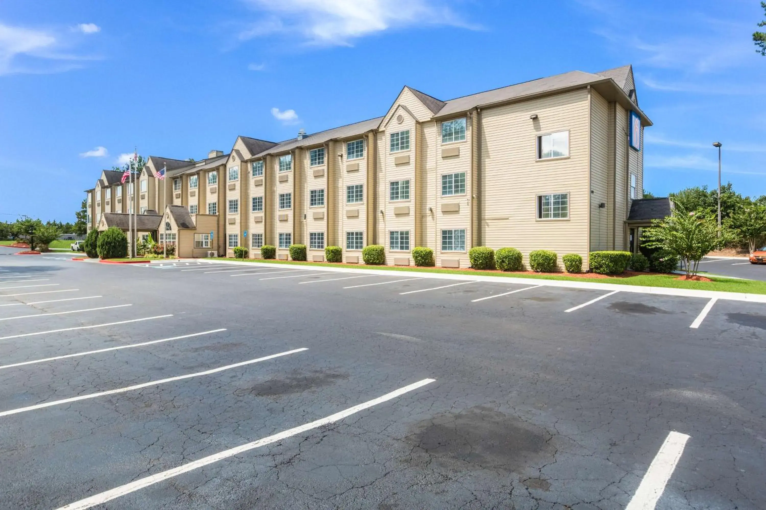 Property building in Motel 6-Smyrna, GA - Atlanta Property building in Motel 6-Smyrna, GA - Atlanta