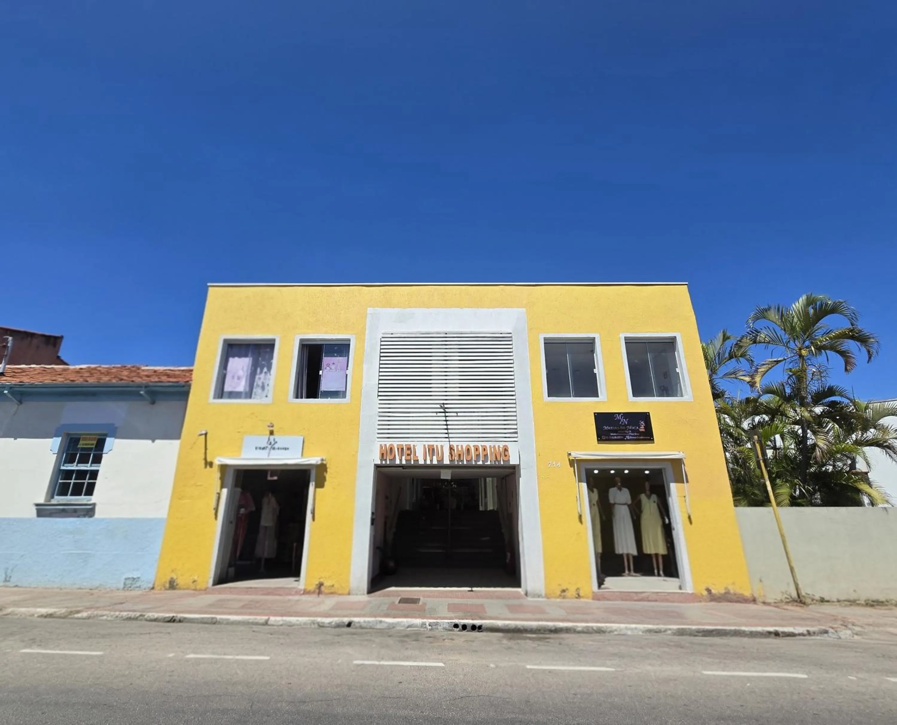 Property building in Hotel Itu Shopping