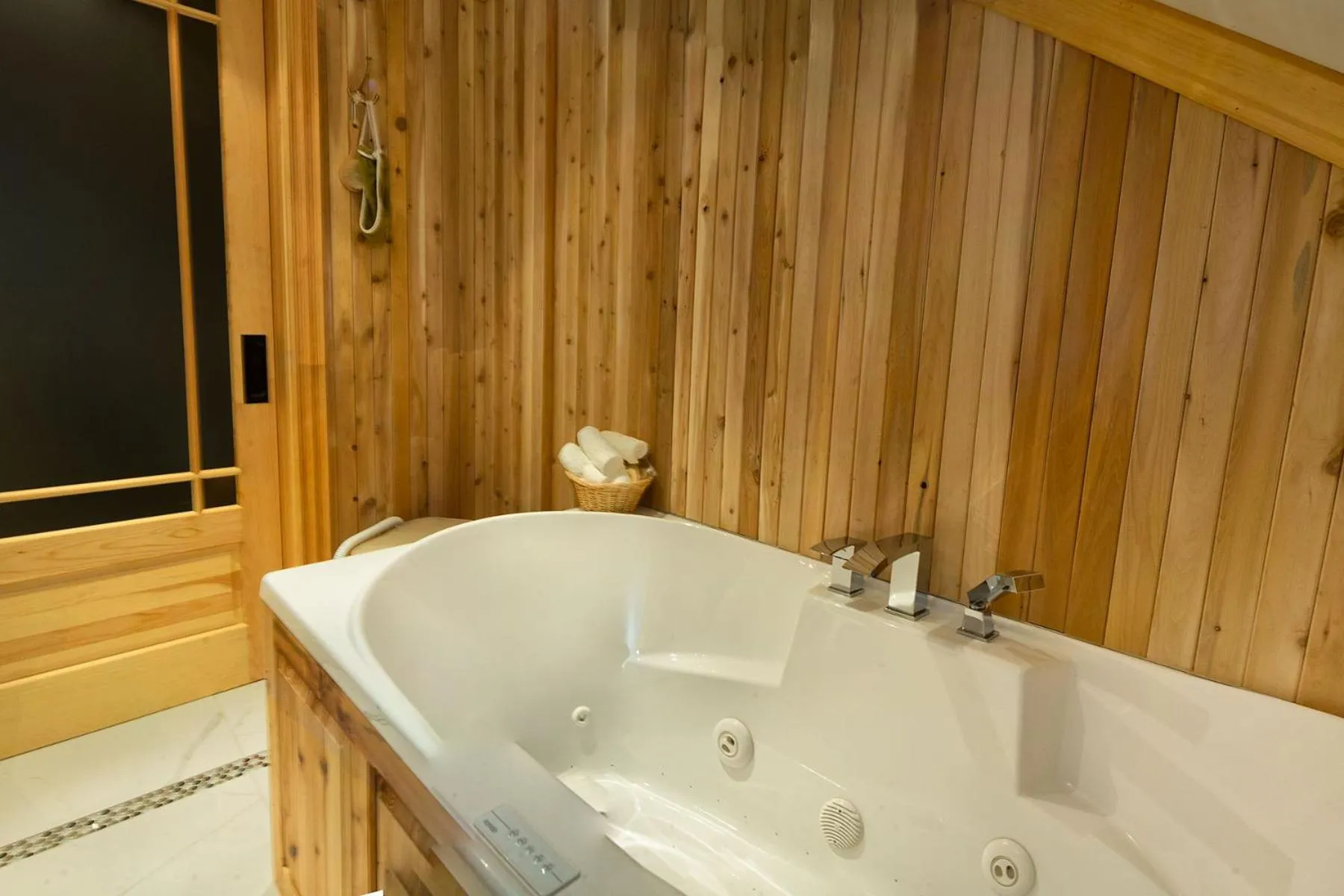 Bathroom in Auberge À La Chouenne