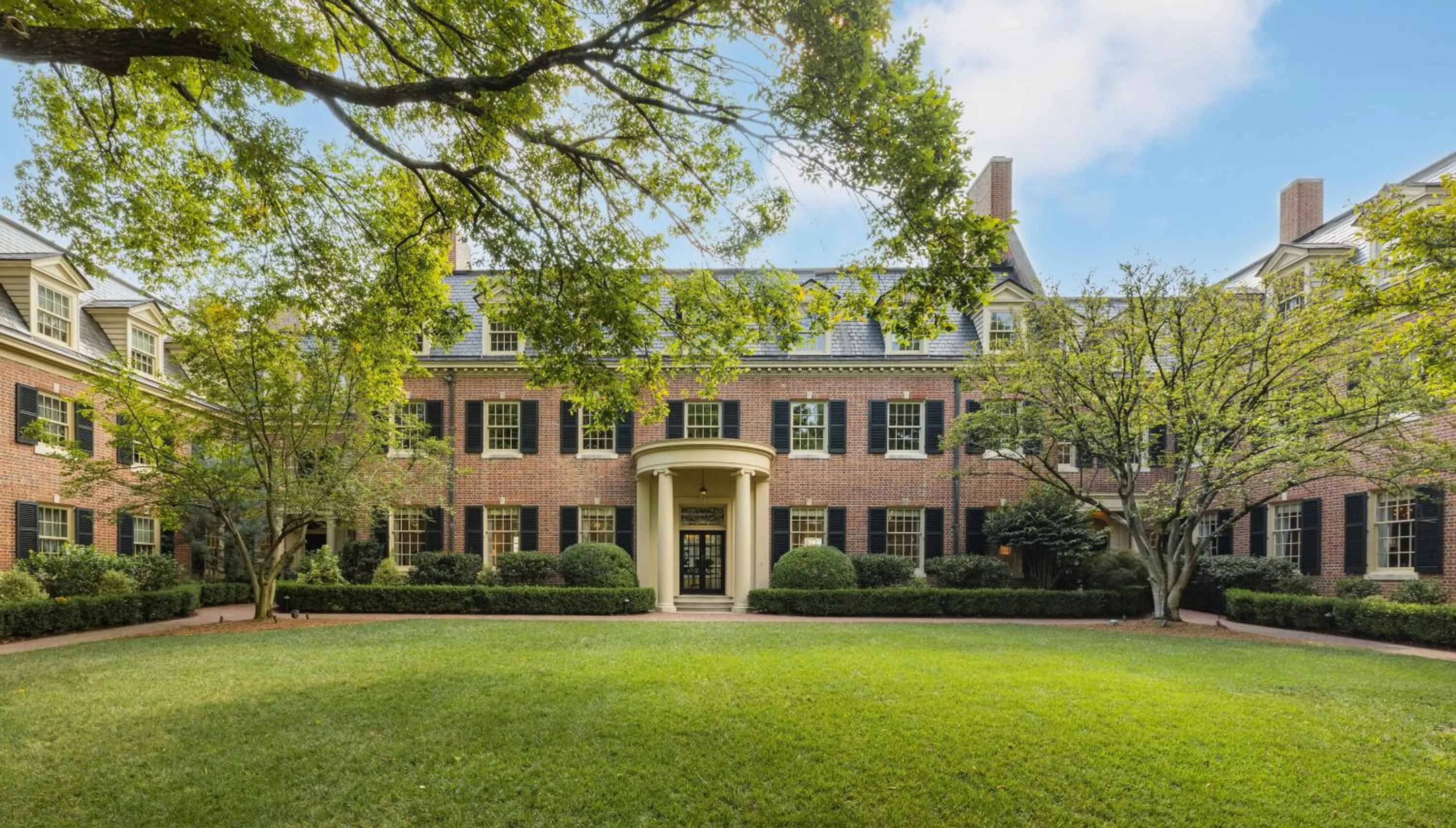 Property building in The Carolina Inn, a Destination by Hyatt Hotel