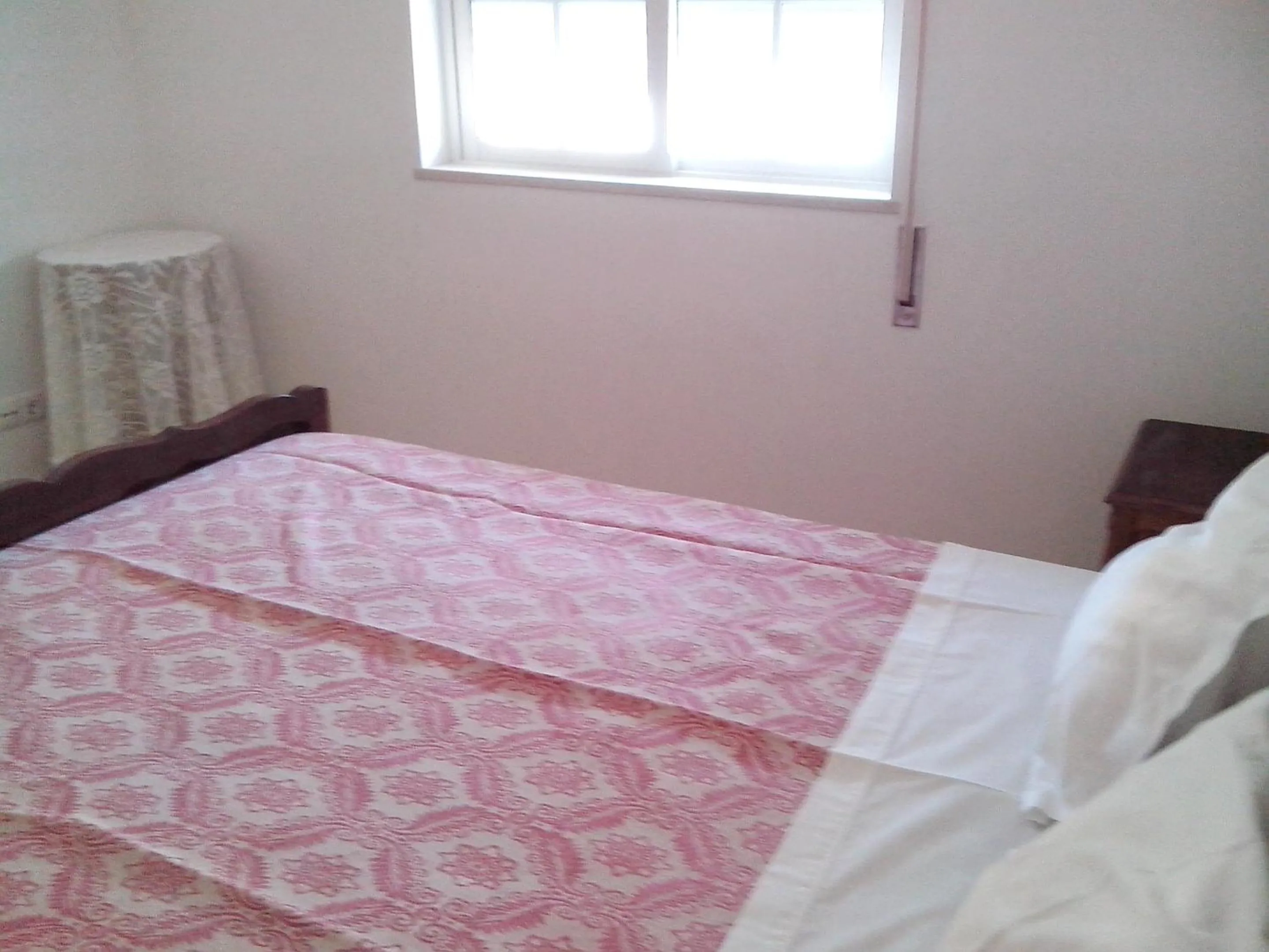 Photo of the whole room, Bed in Charming Apartment in Albufeira, 60 m², Mountain View