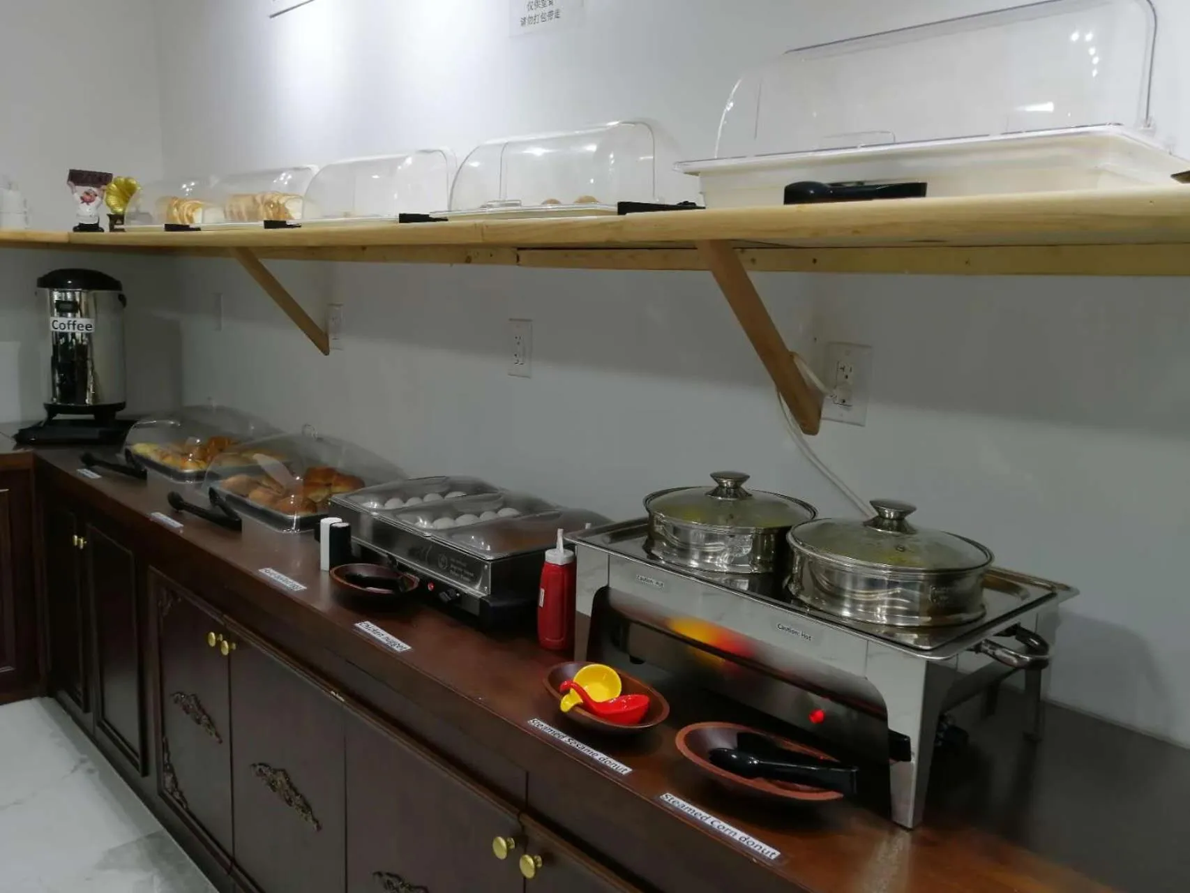 Breakfast in Alpine Inn & Suites