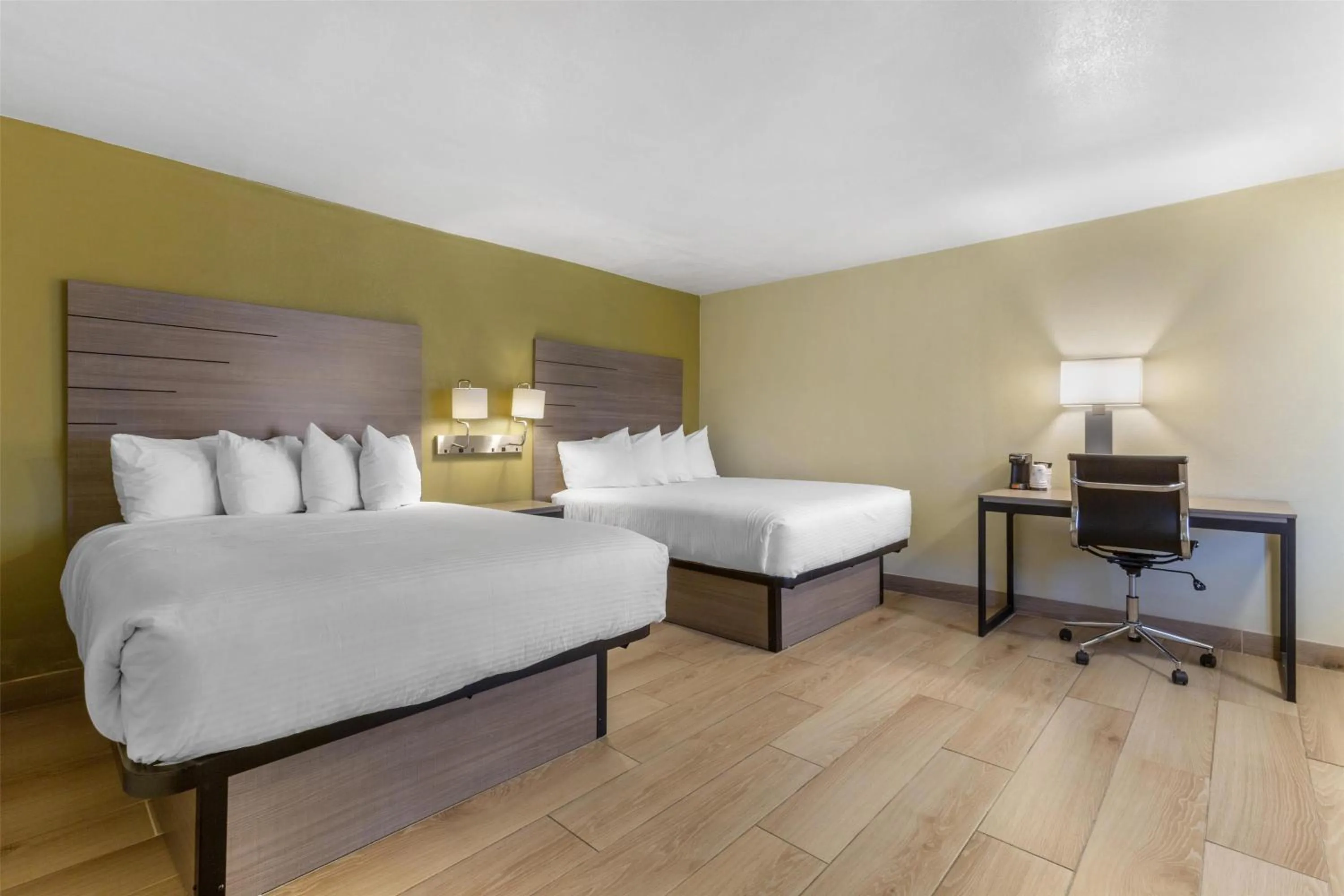 Bedroom, Bed in SureStay by Best Western Chambers Petrified Forest