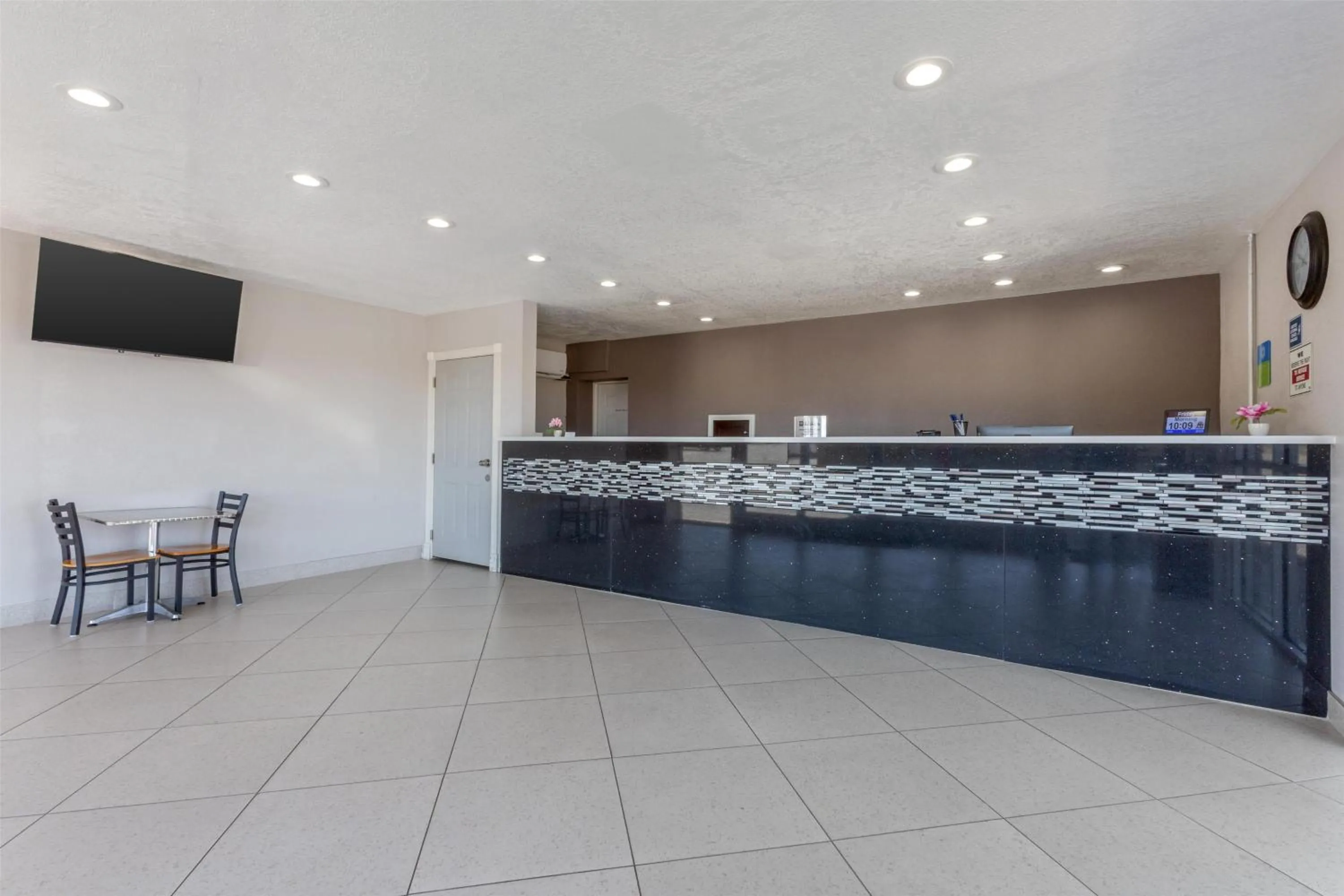 Lobby or reception in SureStay by Best Western Chambers Petrified Forest