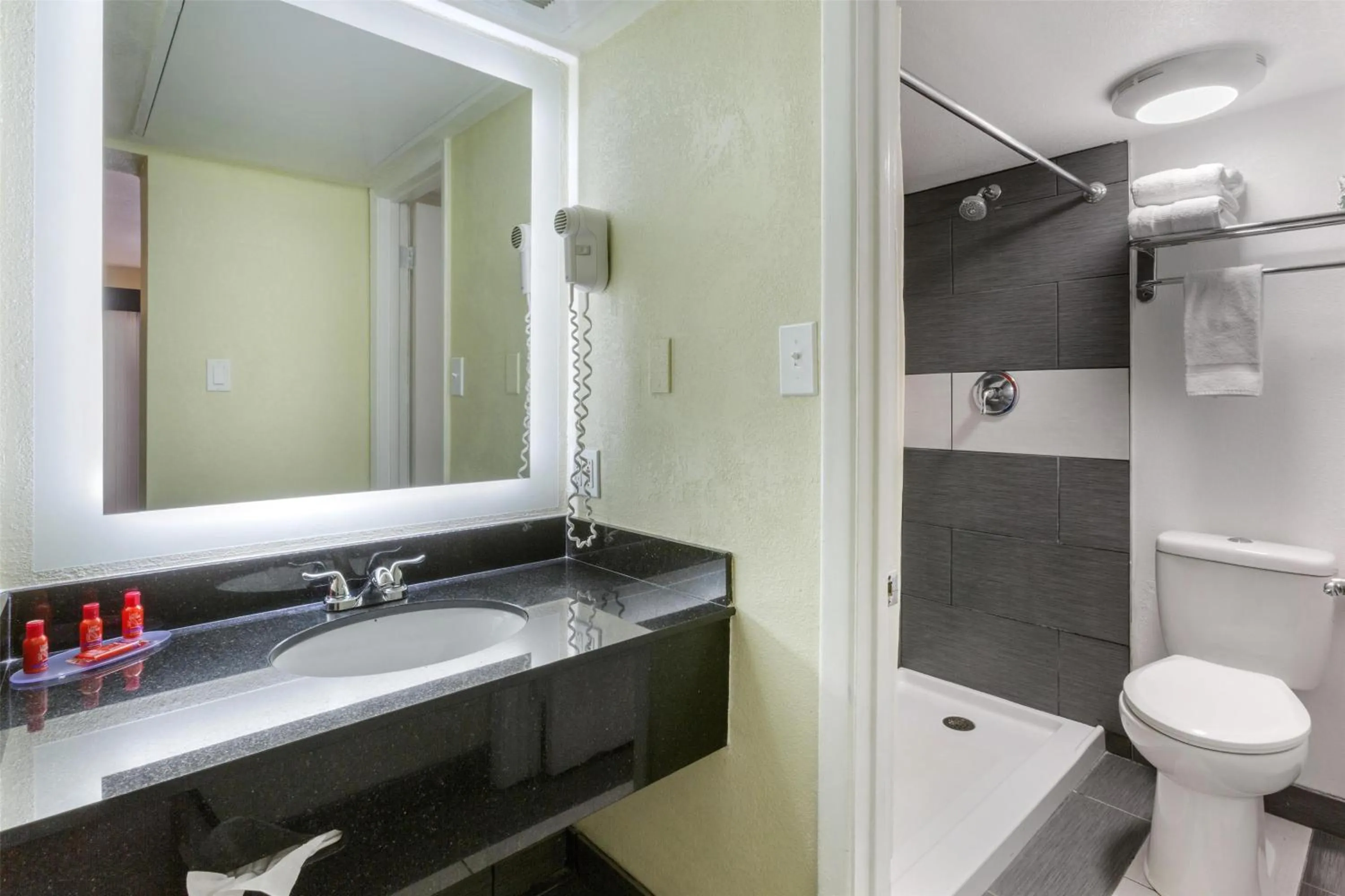 Bathroom in SureStay by Best Western Chambers Petrified Forest