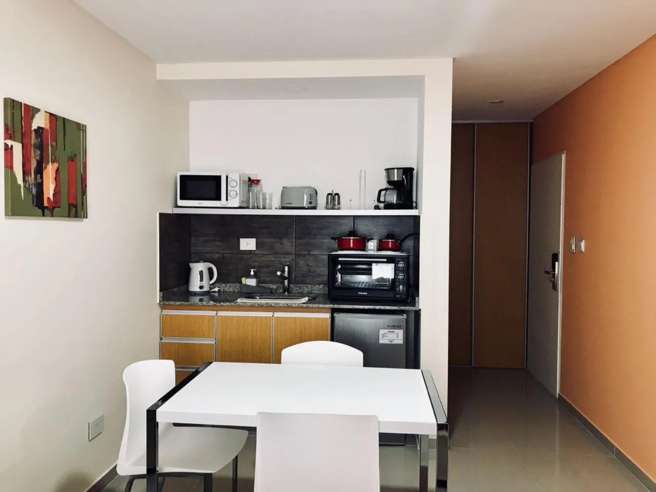 ILLIA 121 APART HOTEL