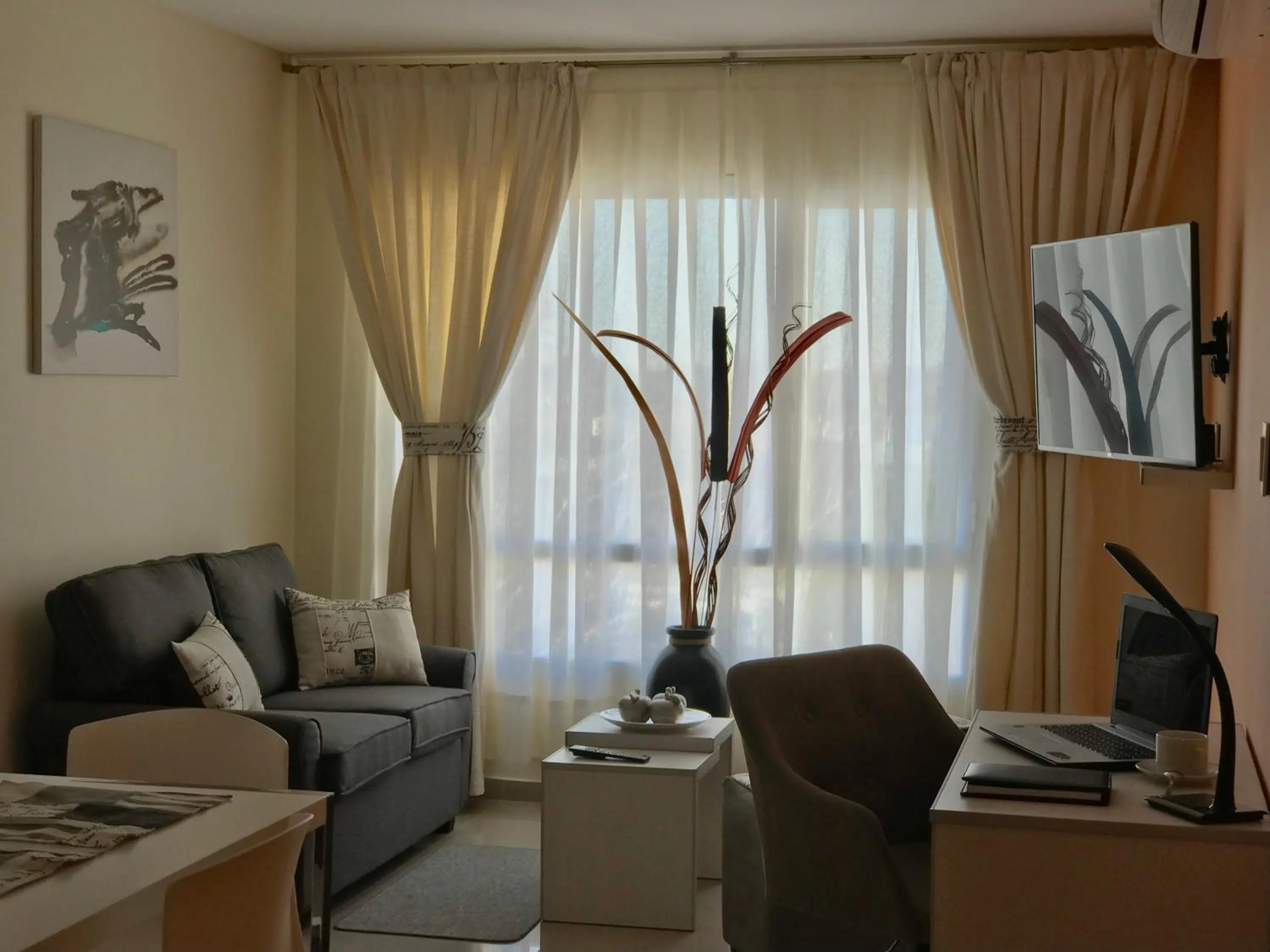 ILLIA 121 APART HOTEL