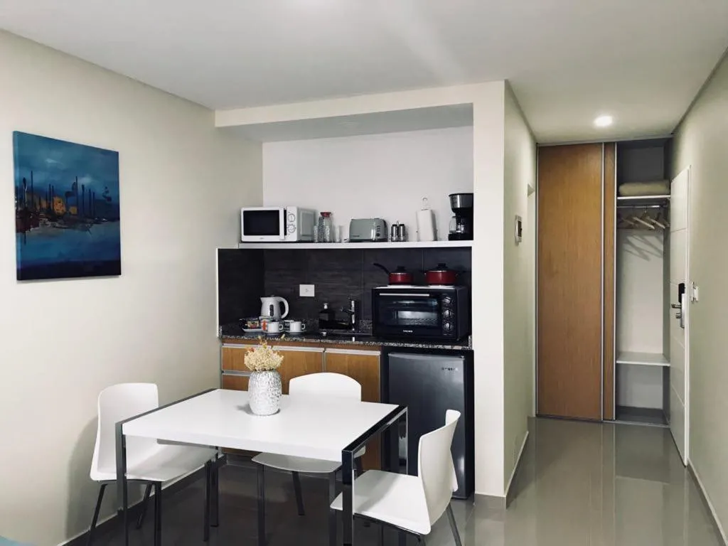 ILLIA 121 APART HOTEL