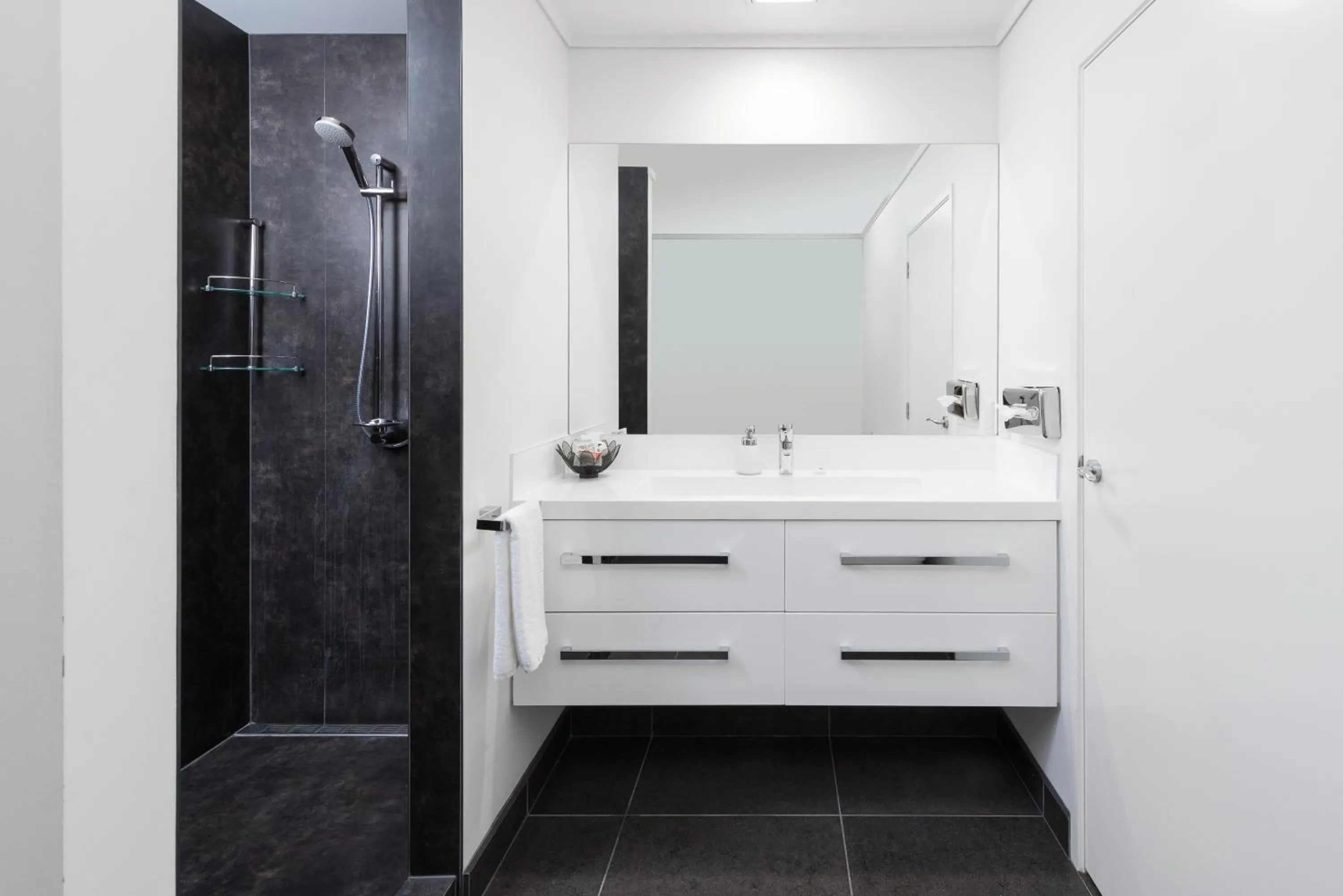 Shower in Hotel on Devonport