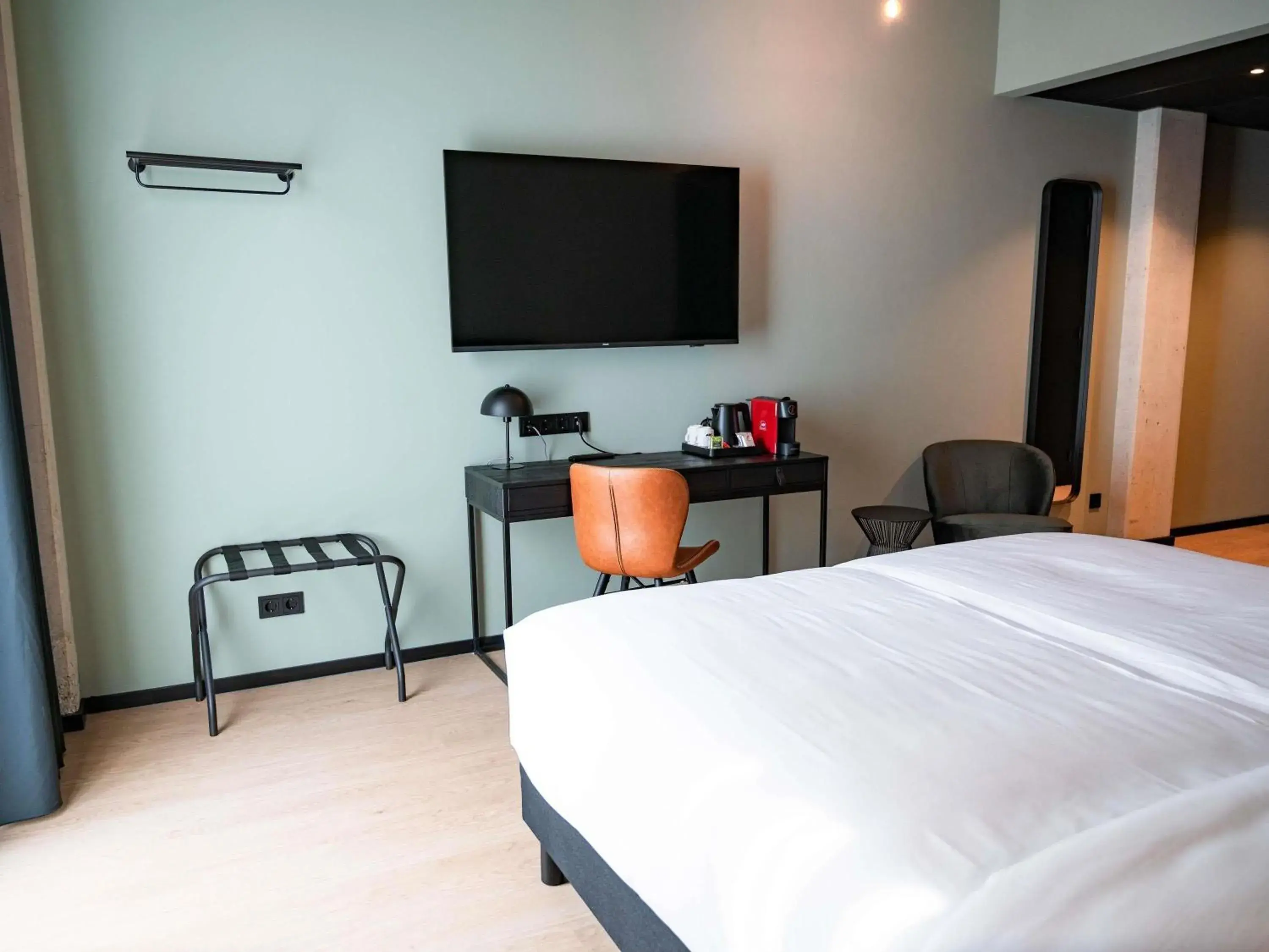 Bedroom, Bed in Hotel Valkenburg by Mercure - Next to Shimano Experience Center Bedroom, Bed in Hotel Valkenburg by Mercure - Next to Shimano Experience Center