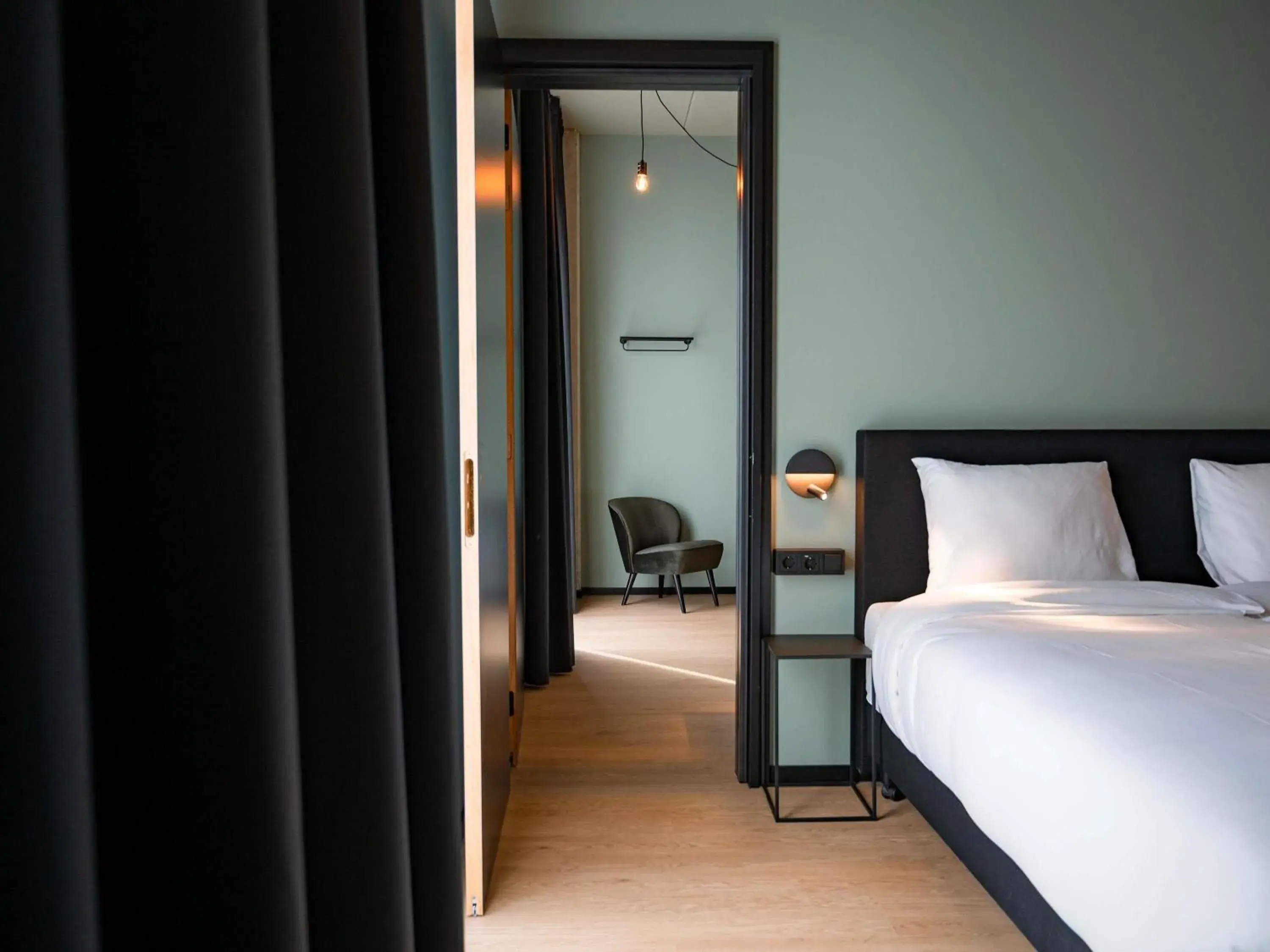 Bedroom, Bed in Hotel Valkenburg by Mercure - Next to Shimano Experience Center Bedroom, Bed in Hotel Valkenburg by Mercure - Next to Shimano Experience Center